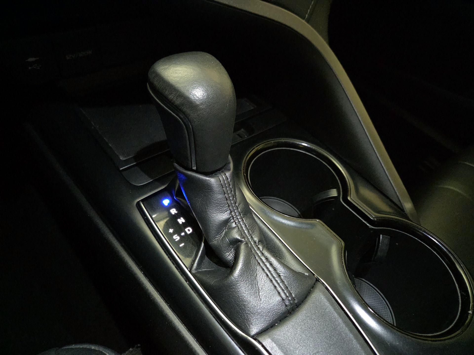 Thumbnail: 2019 Toyota Camry - 17