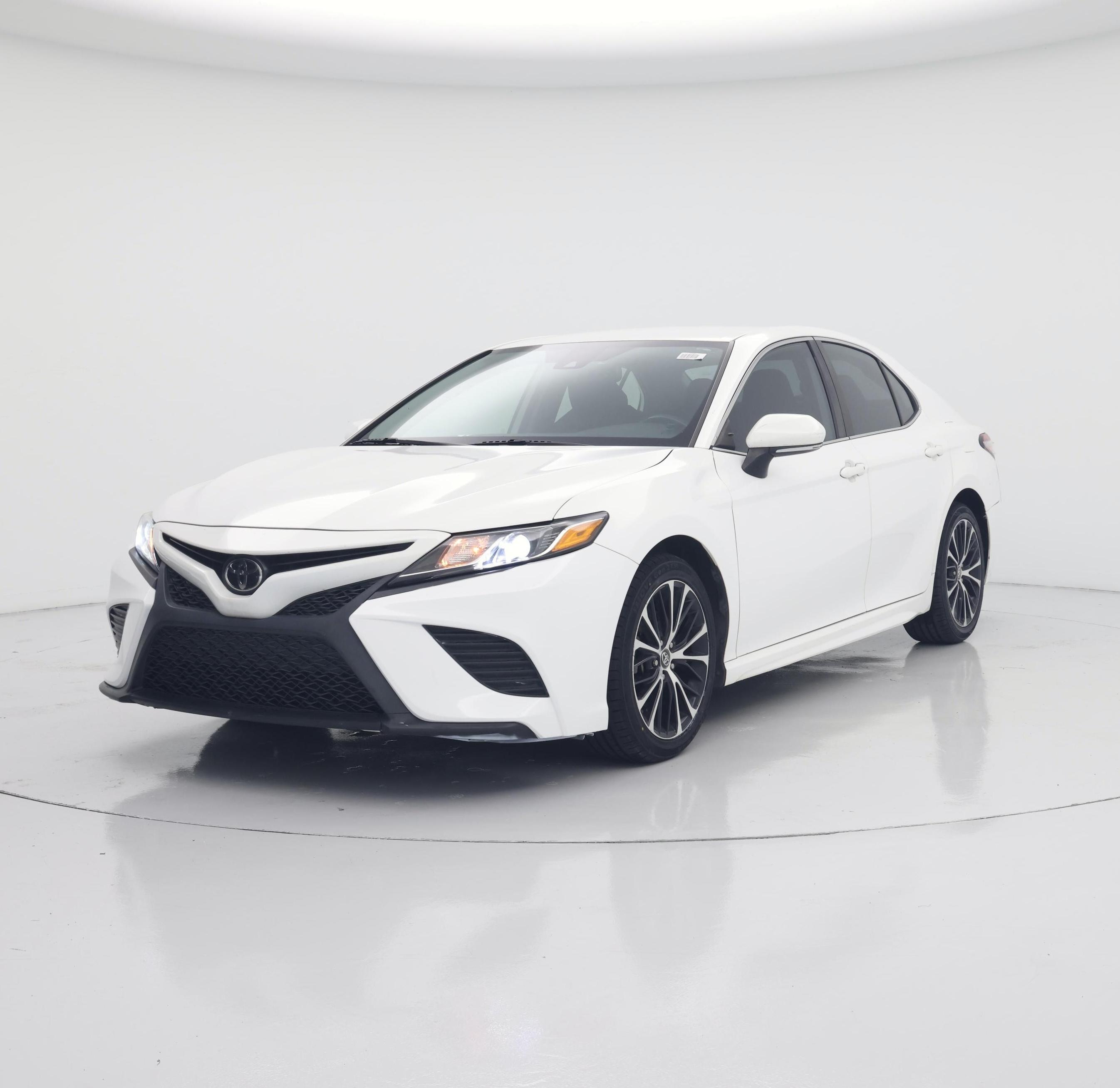 Thumbnail: 2019 Toyota Camry - 4