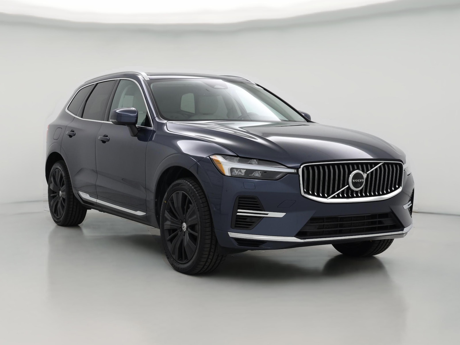 2023 Volvo XC60 Plus - Photo 1