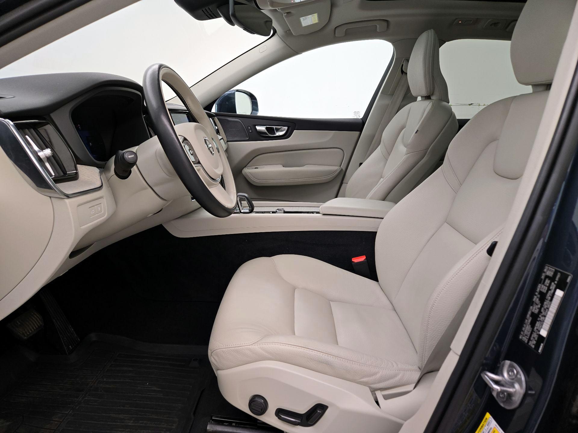 Thumbnail: 2023 Volvo XC60 - 11