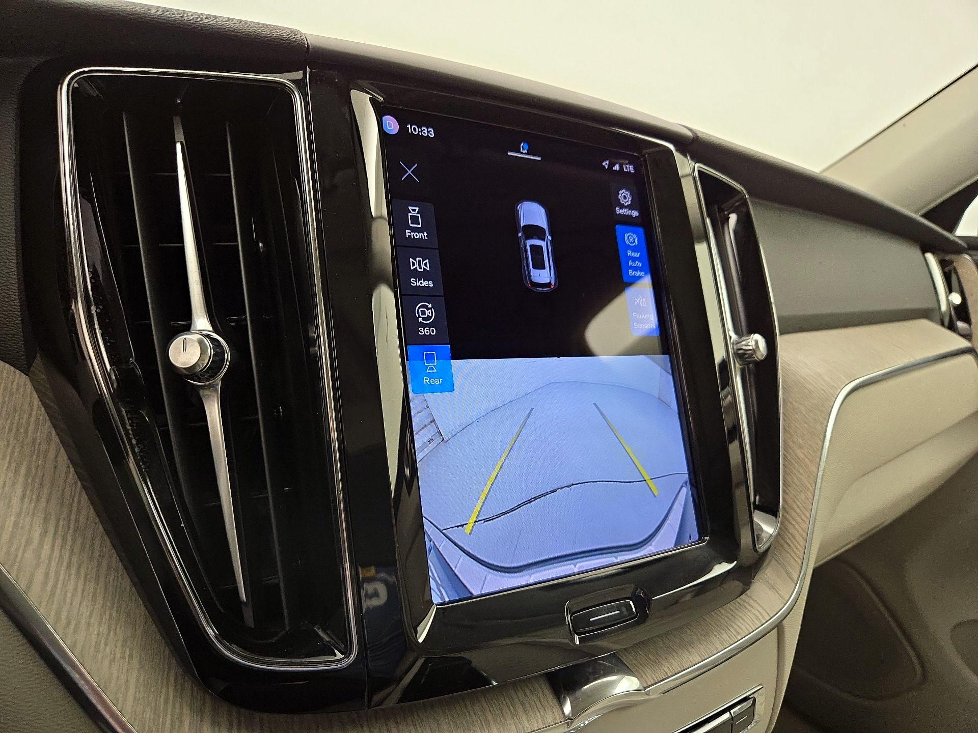 Thumbnail: 2023 Volvo XC60 - 15
