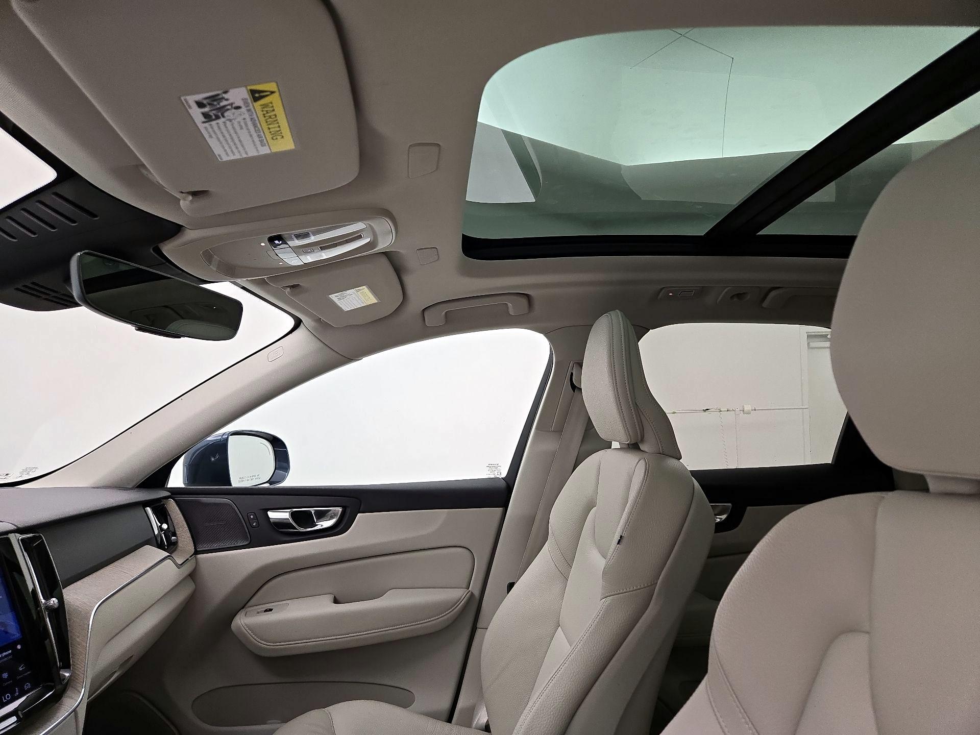 Thumbnail: 2023 Volvo XC60 - 20