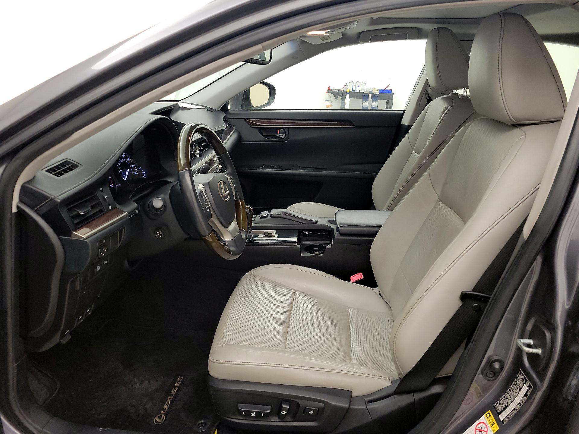 Thumbnail: 2014 Lexus ES - 11
