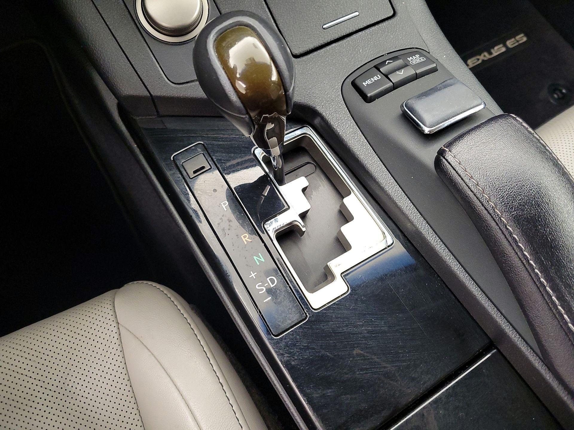 Thumbnail: 2014 Lexus ES - 18