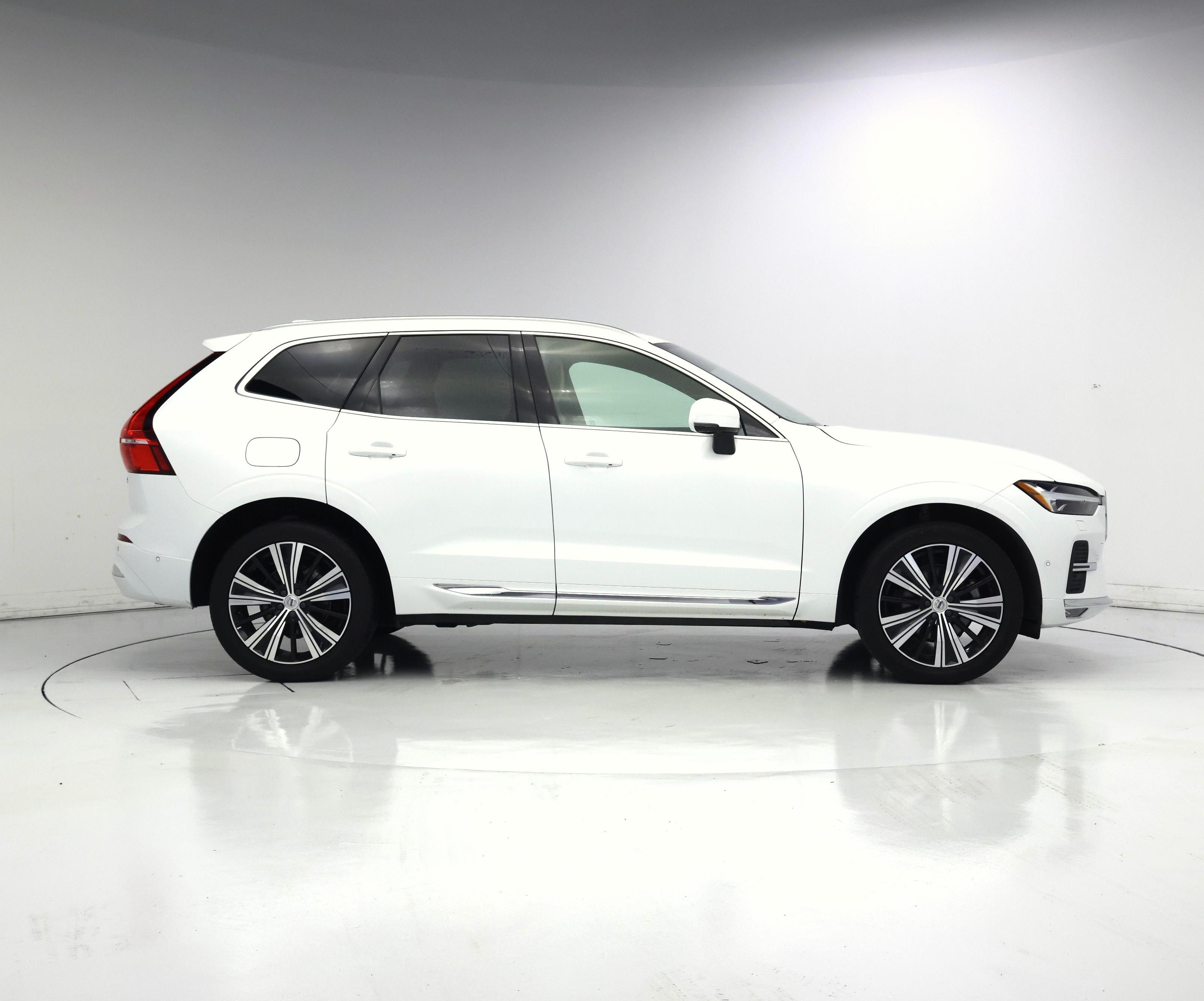 Thumbnail: 2022 Volvo XC60 - 7