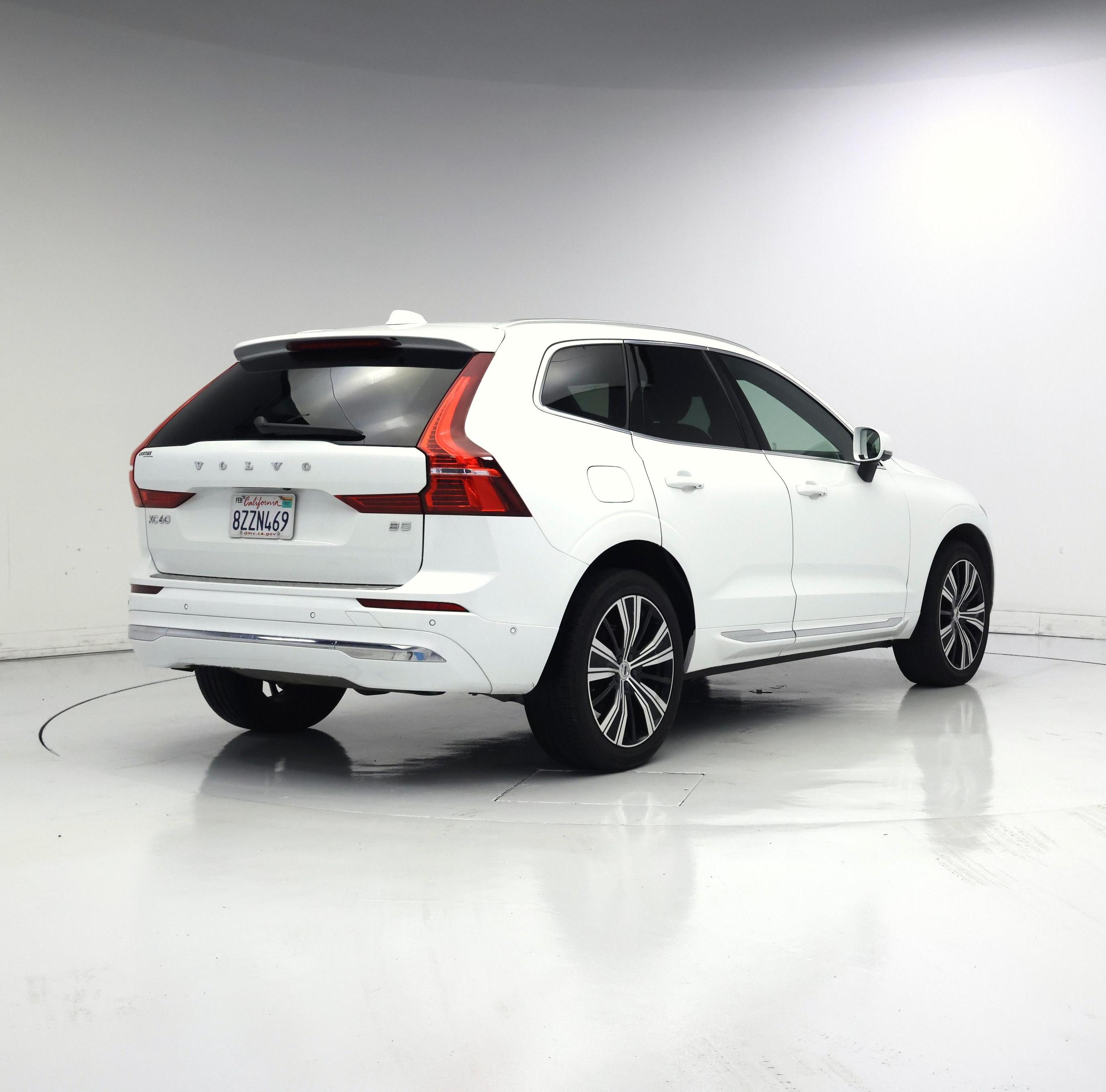 Thumbnail: 2022 Volvo XC60 - 8