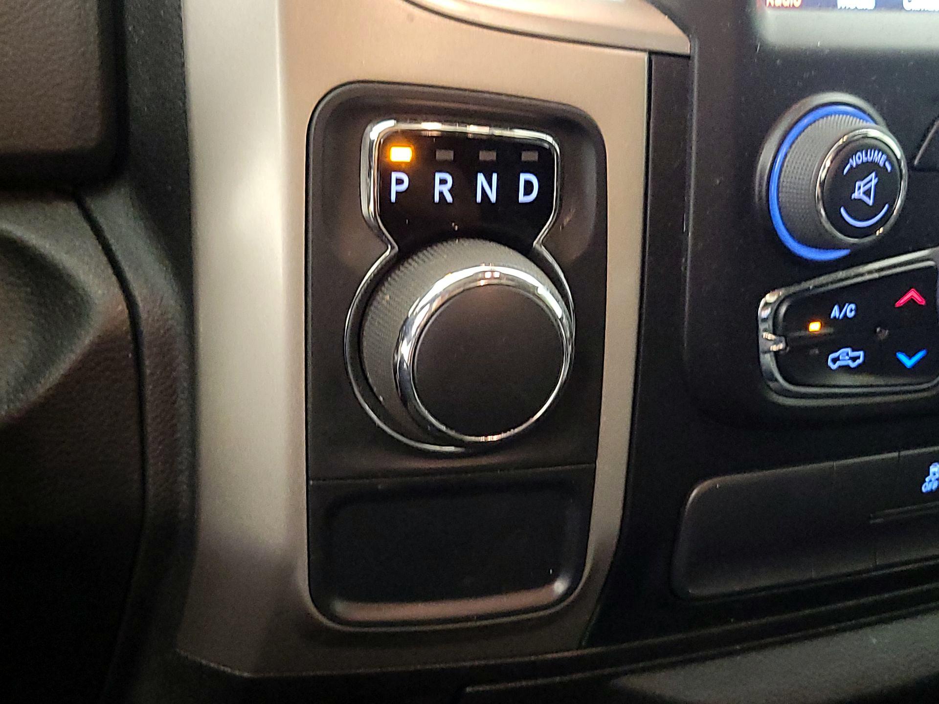 Thumbnail: 2019 RAM 1500 Classic - 17