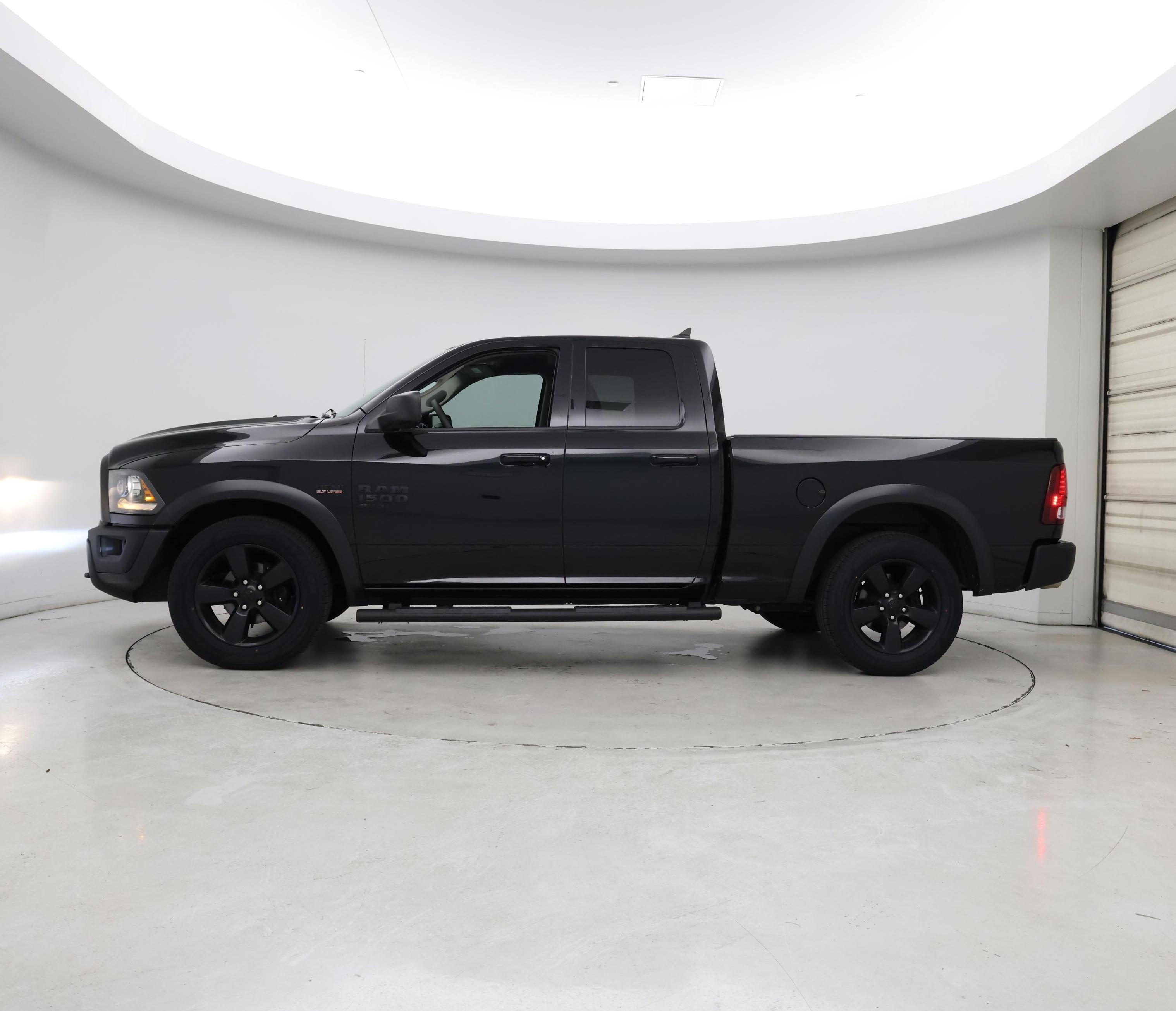 Thumbnail: 2019 RAM 1500 Classic - 2