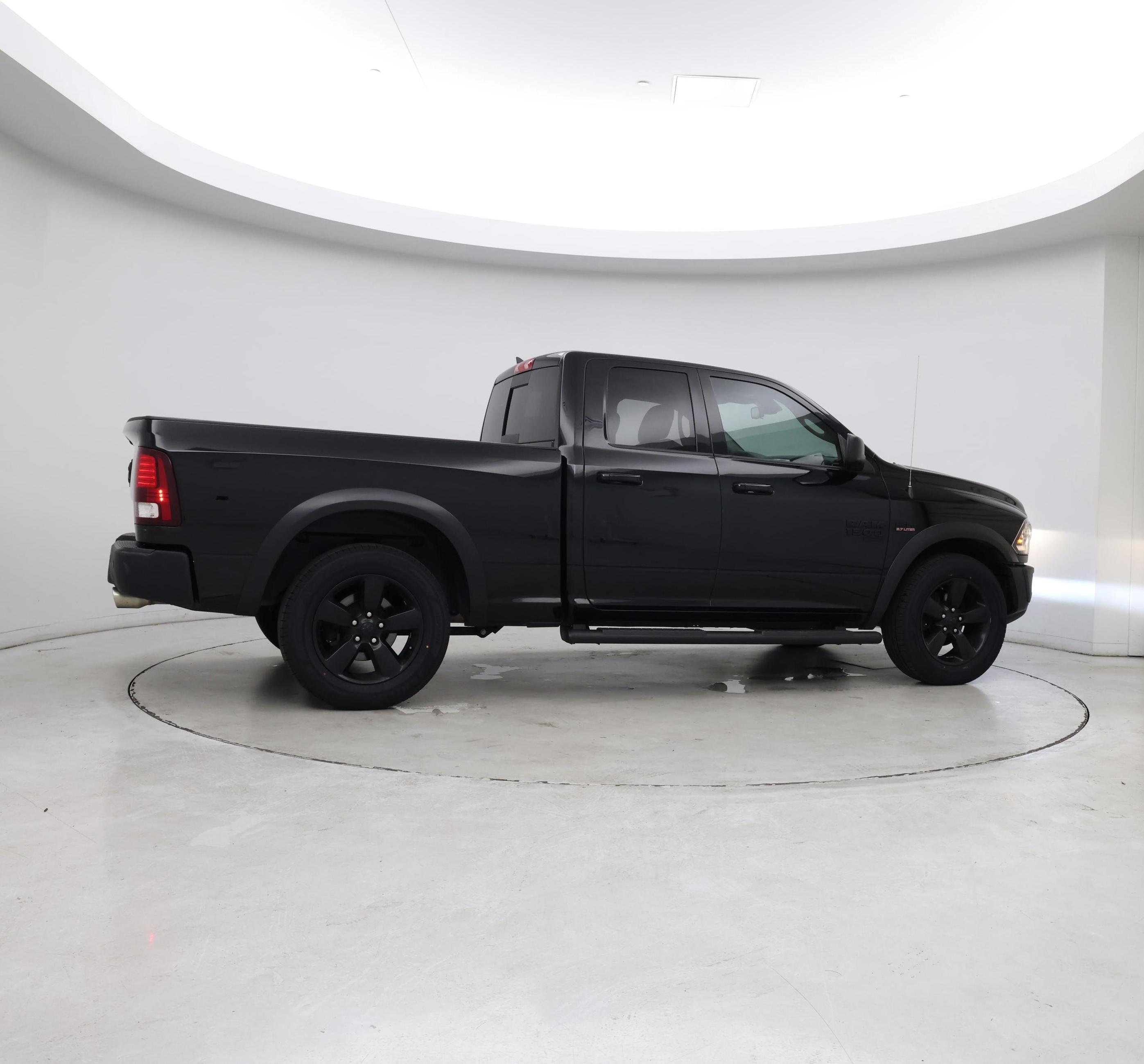 Thumbnail: 2019 RAM 1500 Classic - 8