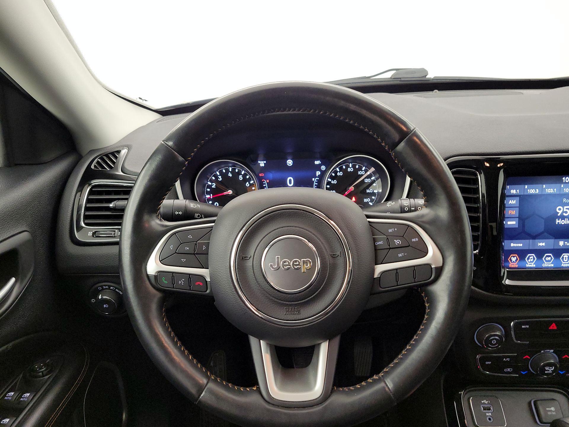 Thumbnail: 2020 Jeep Compass - 10