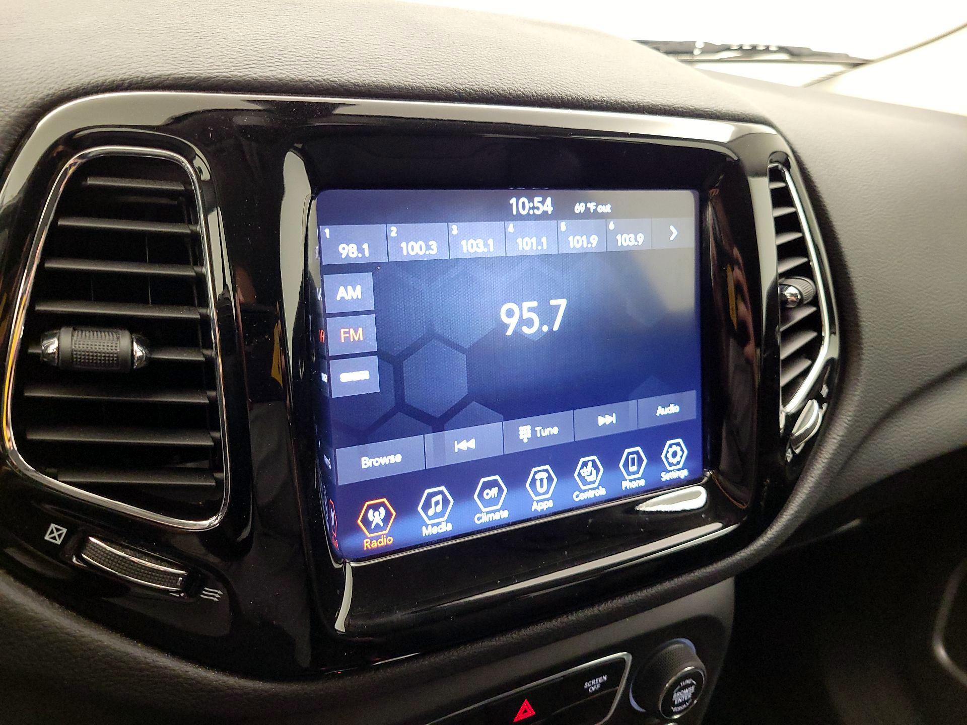 Thumbnail: 2020 Jeep Compass - 15