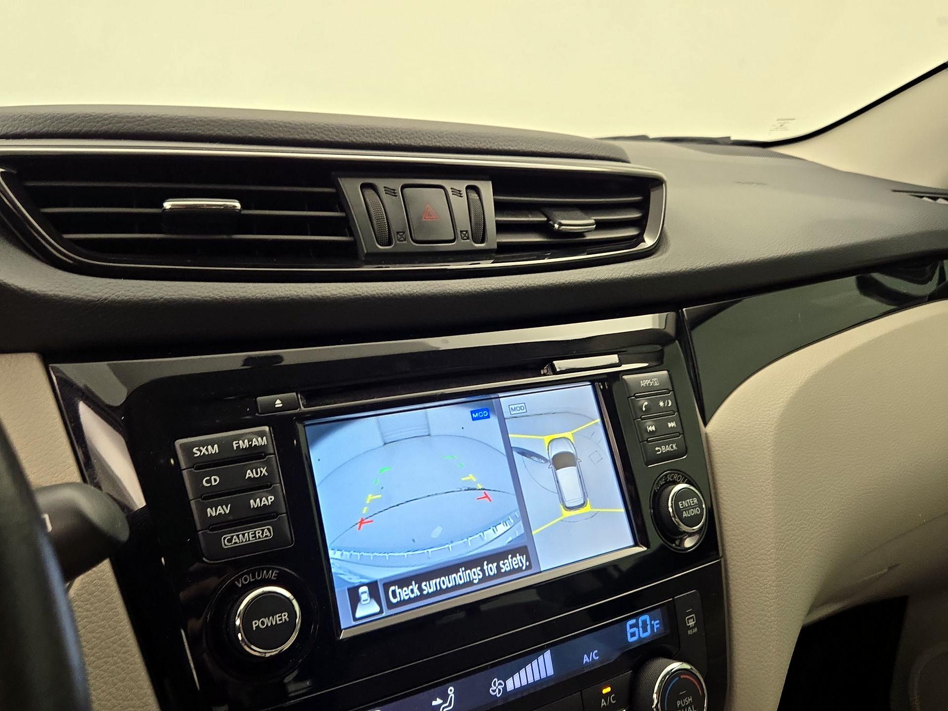 Thumbnail: 2018 Nissan Rogue Sport - 15