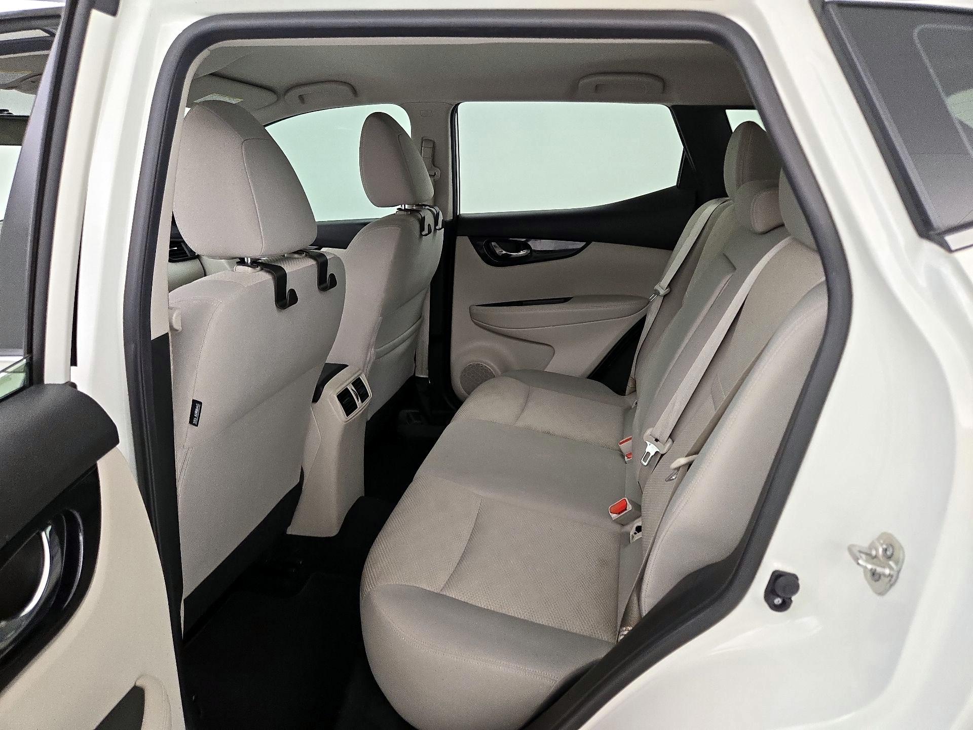 Thumbnail: 2018 Nissan Rogue Sport - 20