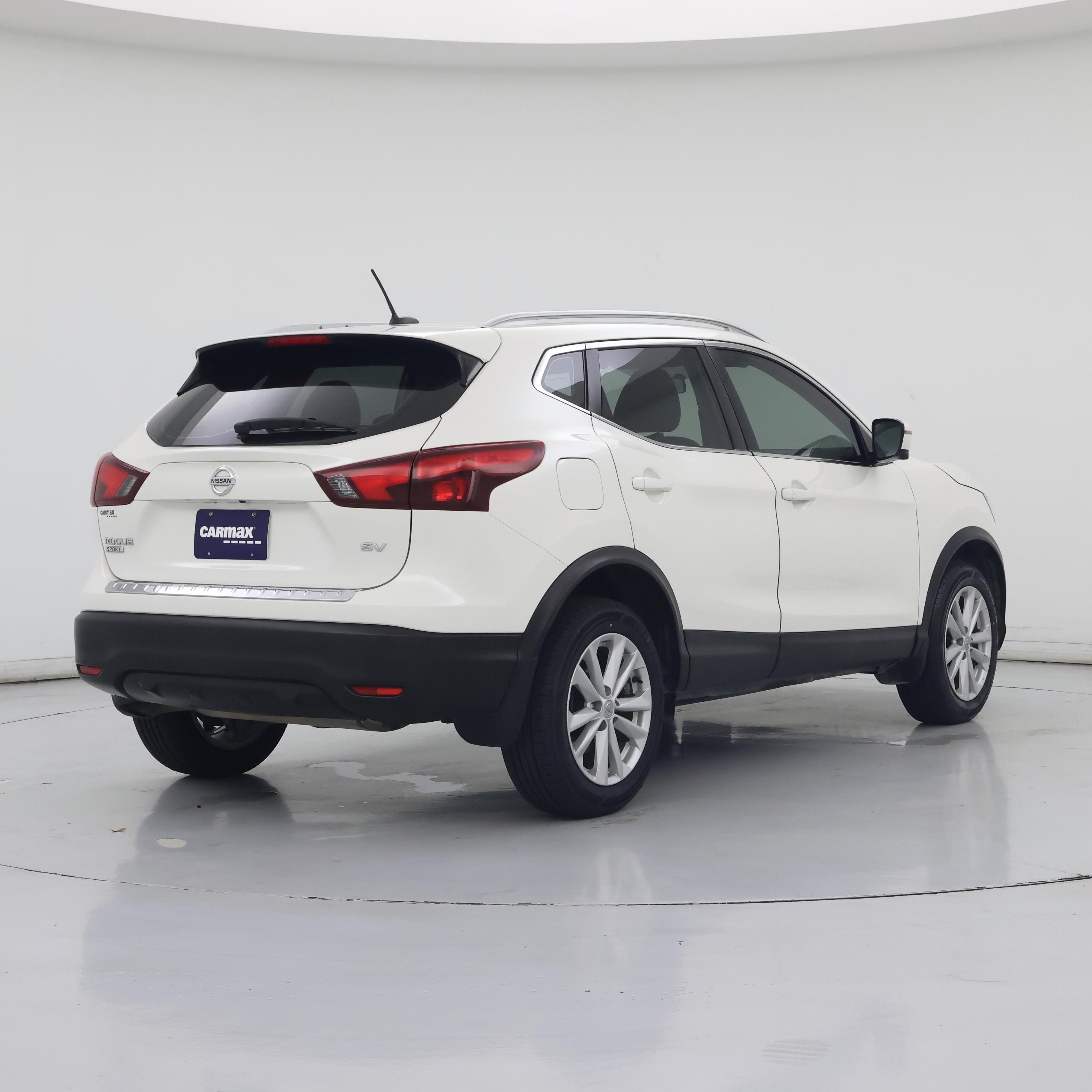 Thumbnail: 2018 Nissan Rogue Sport - 8