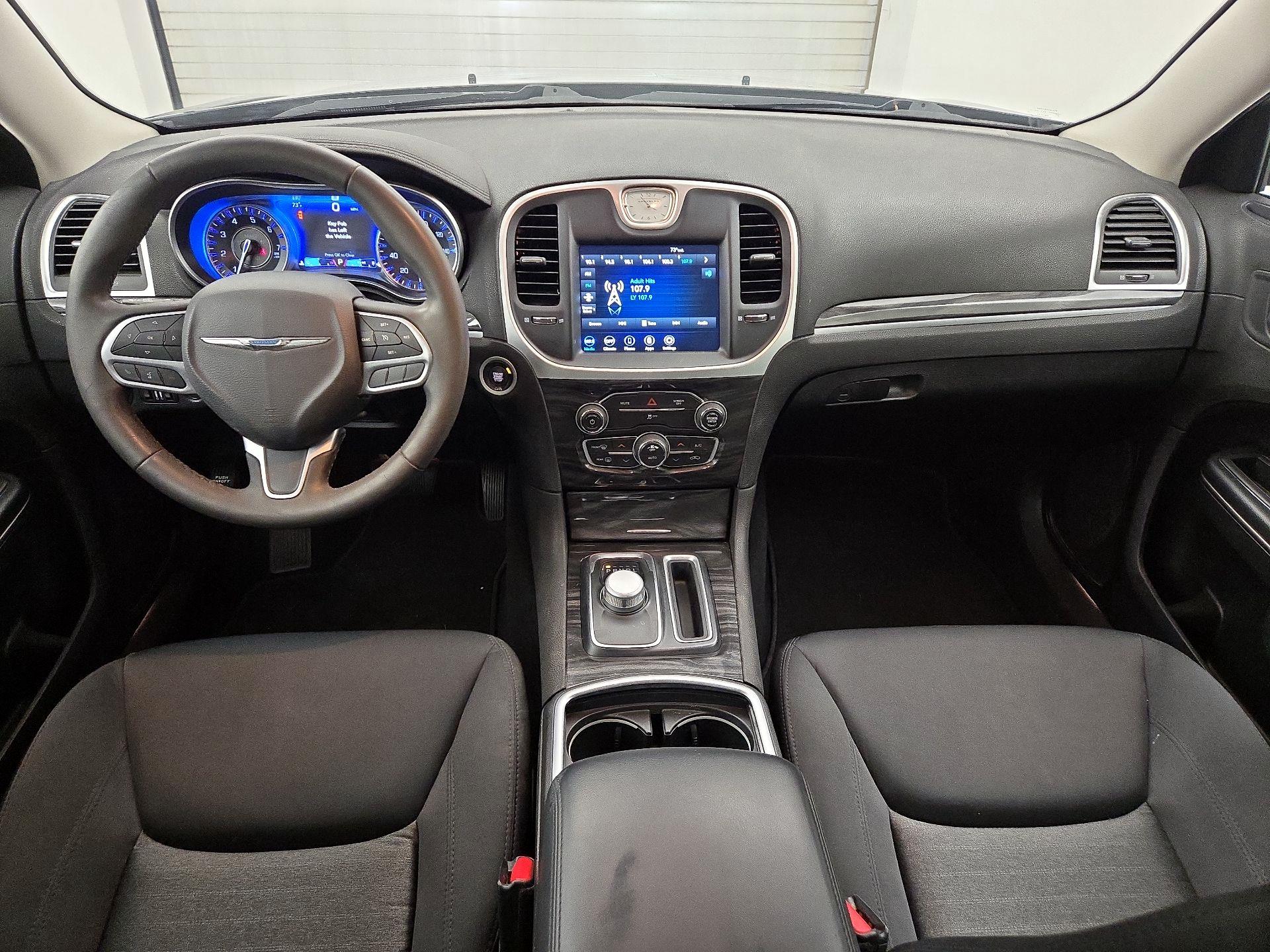 Thumbnail: 2022 Chrysler 300 - 9