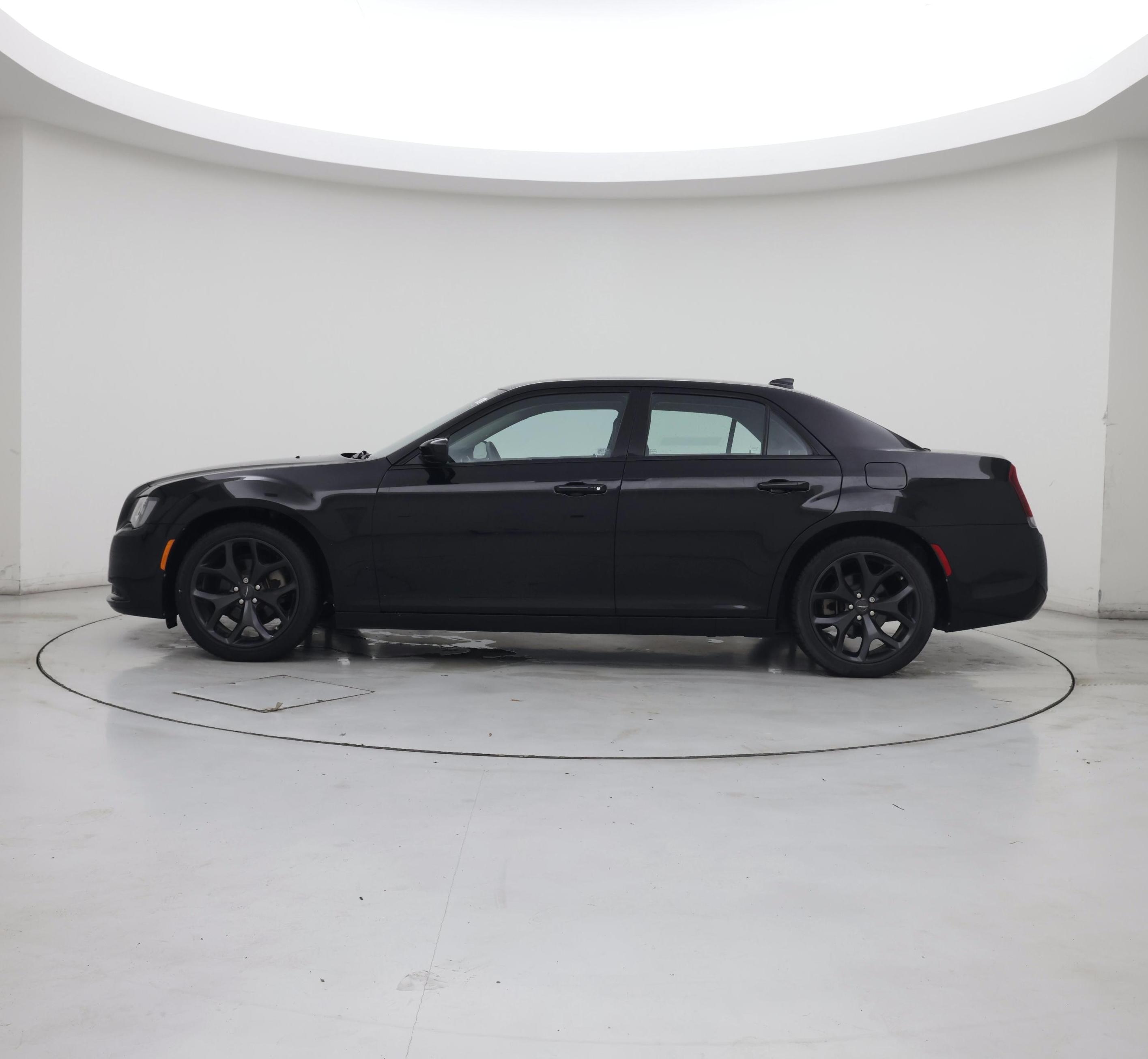 Thumbnail: 2022 Chrysler 300 - 3