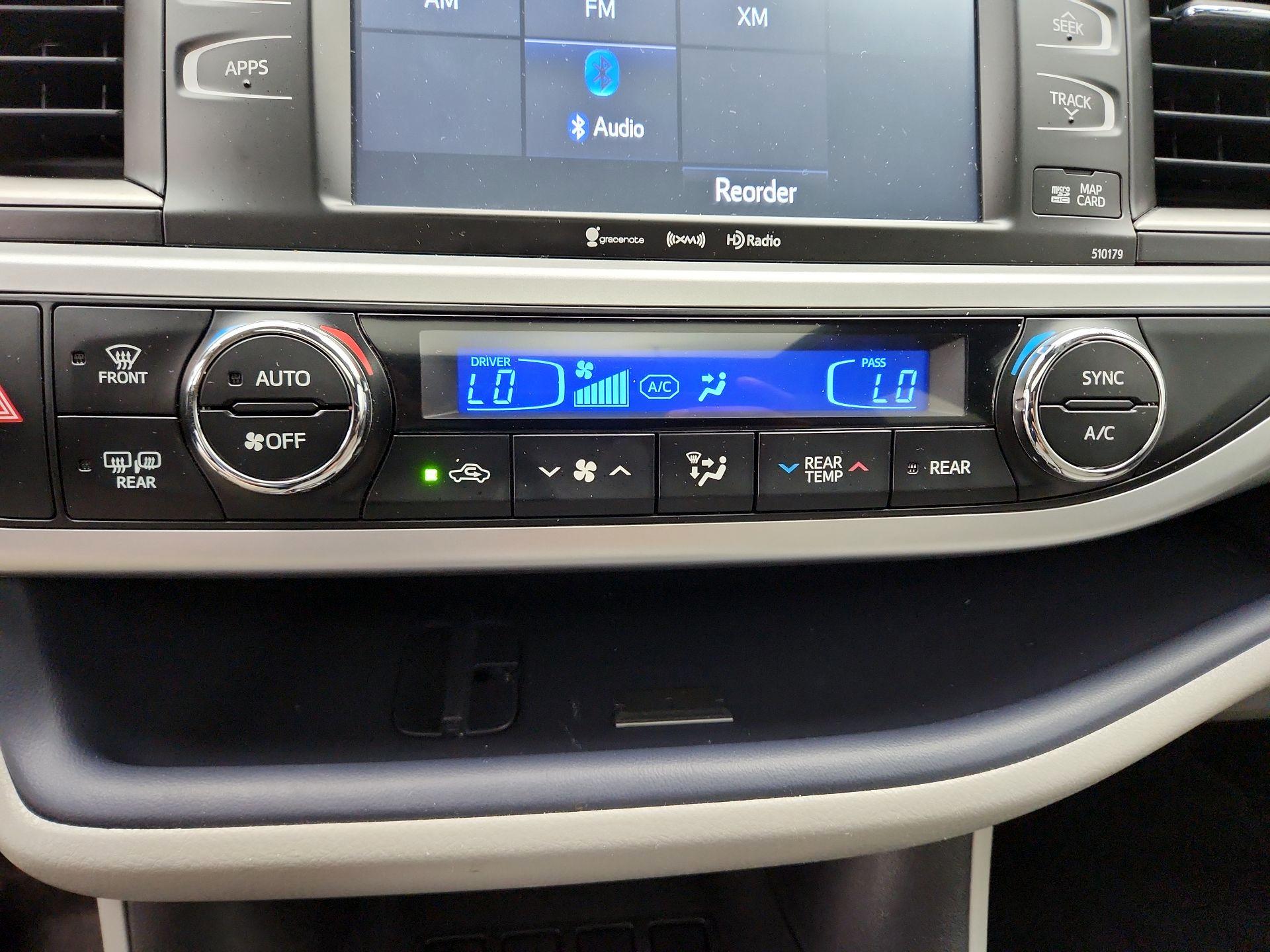Thumbnail: 2017 Toyota Highlander - 16