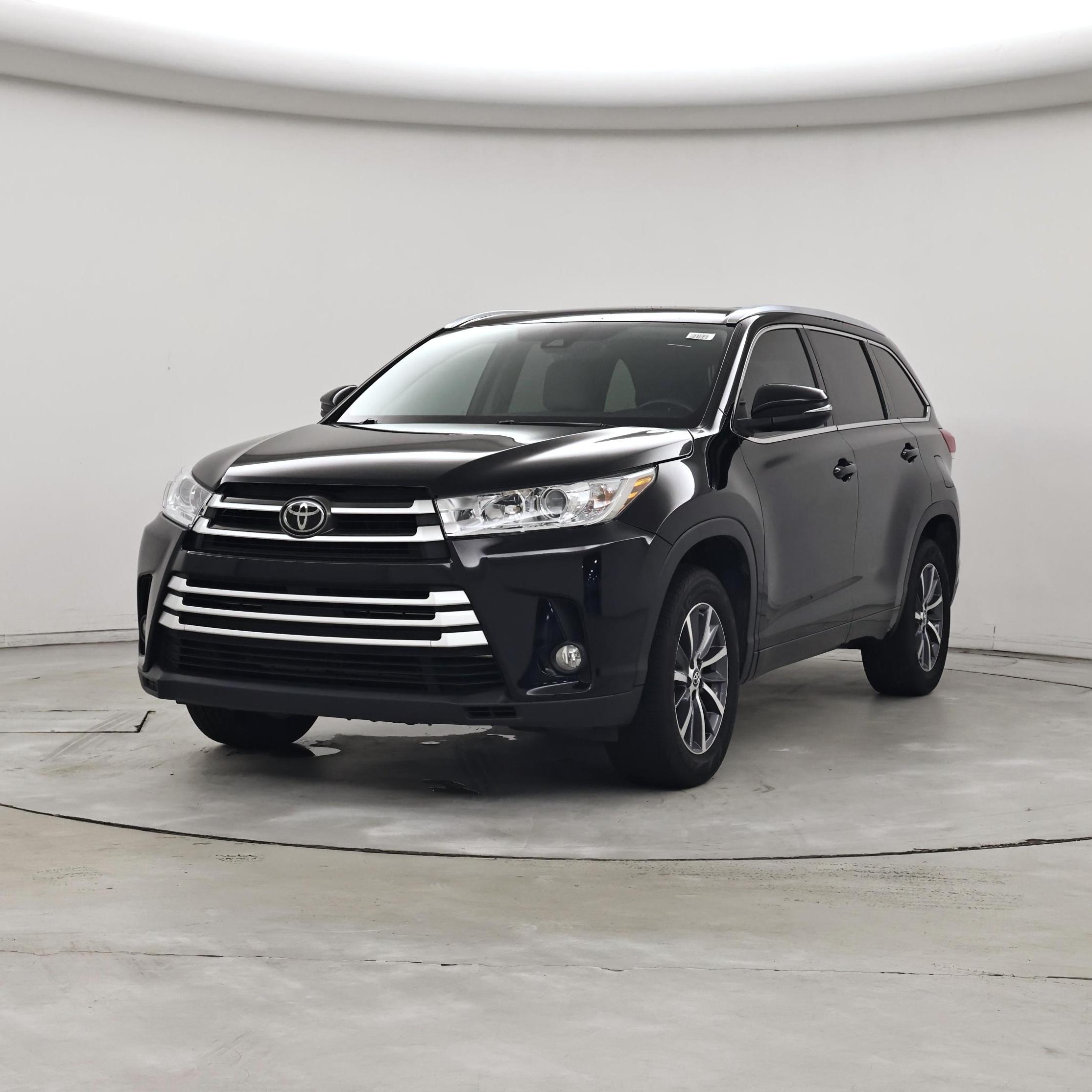 Thumbnail: 2017 Toyota Highlander - 4