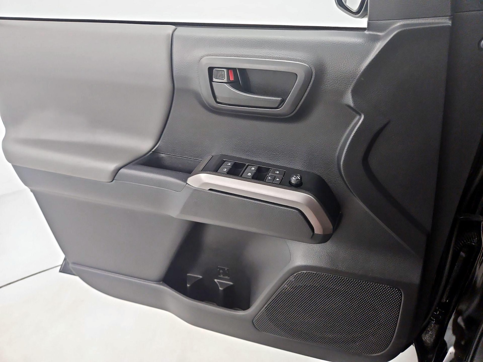 2023 Toyota Tacoma SR5 - Photo 13