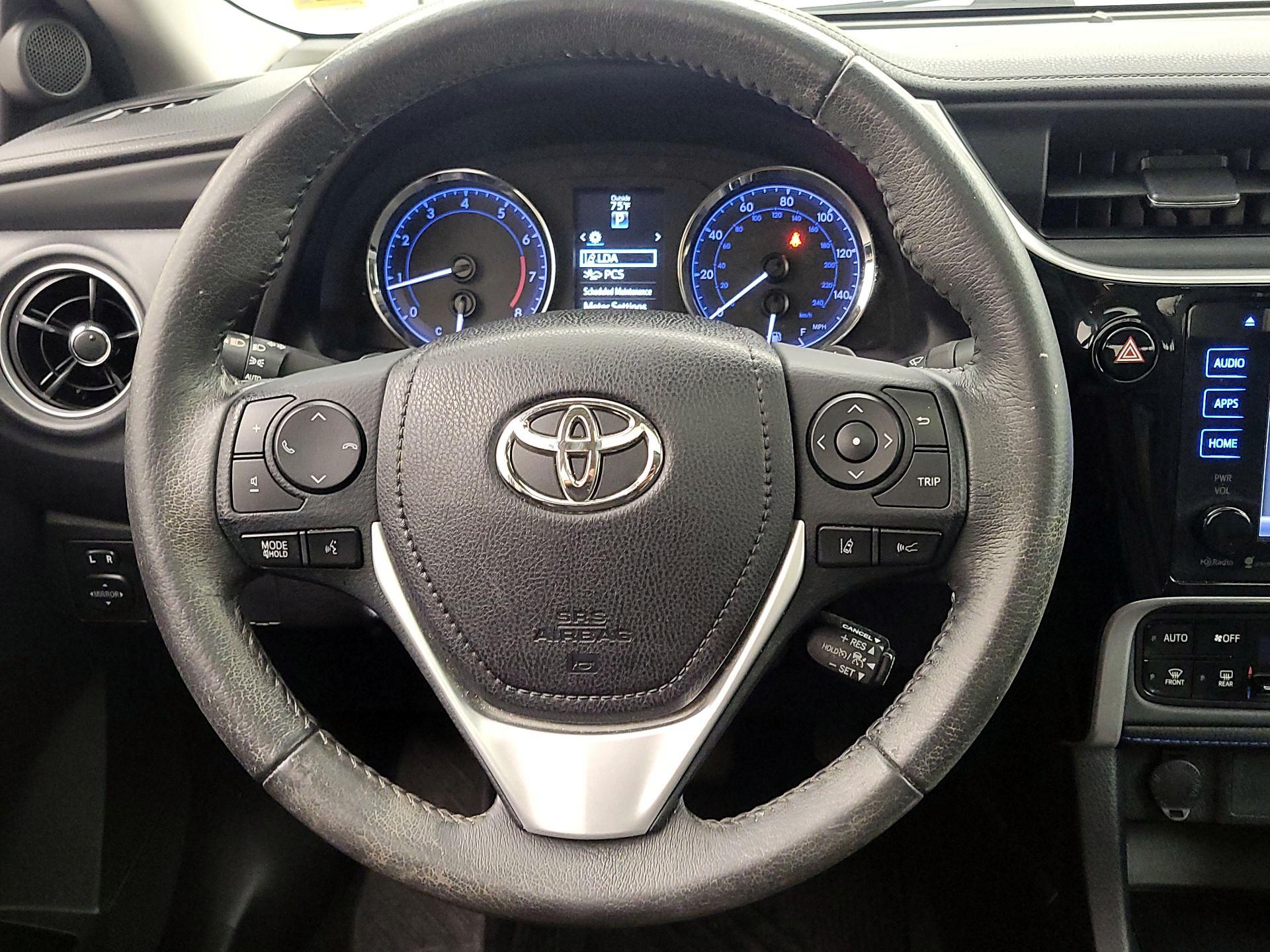 Thumbnail: 2017 Toyota Corolla - 10