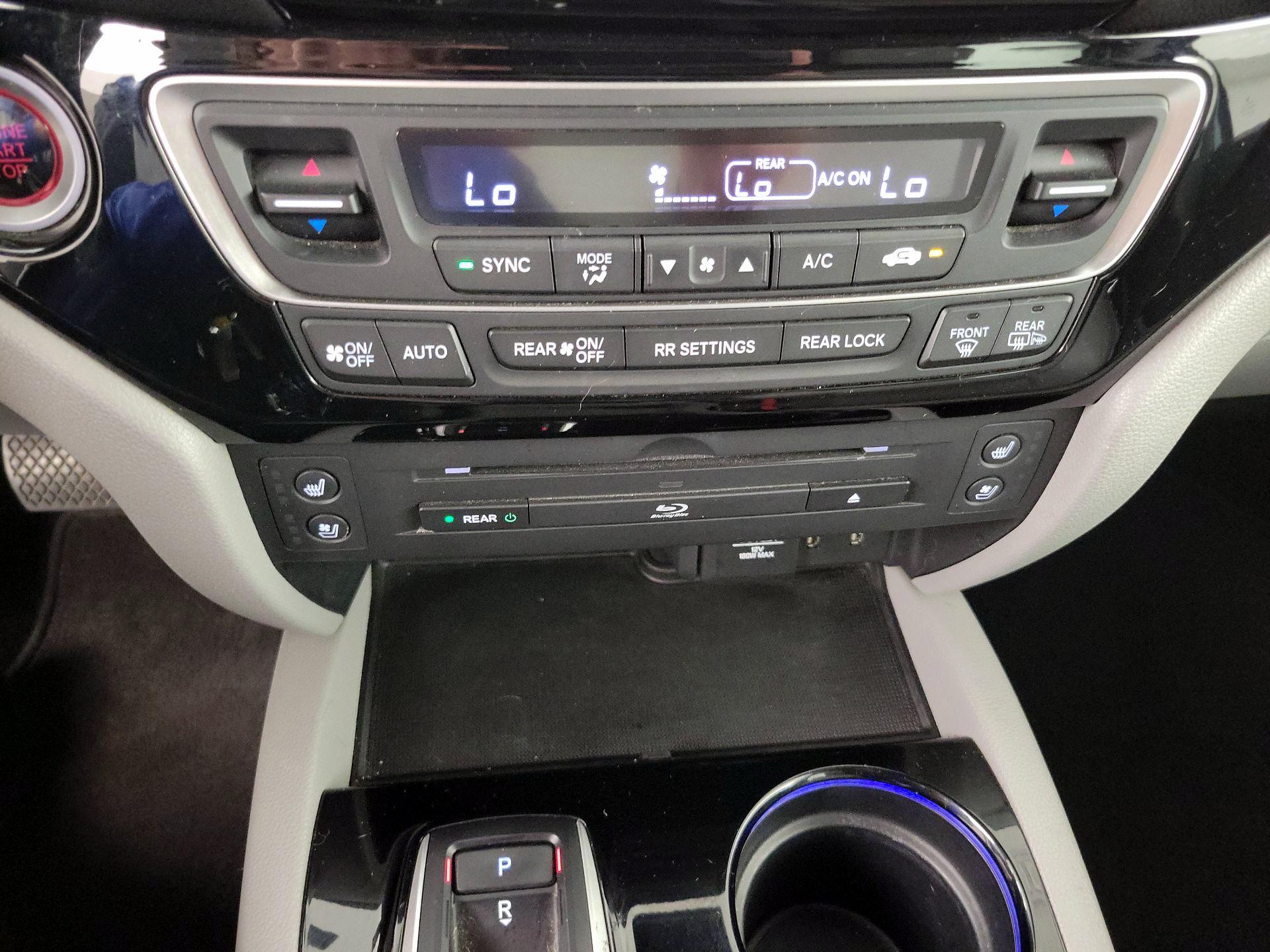 Thumbnail: 2016 Honda Pilot - 15