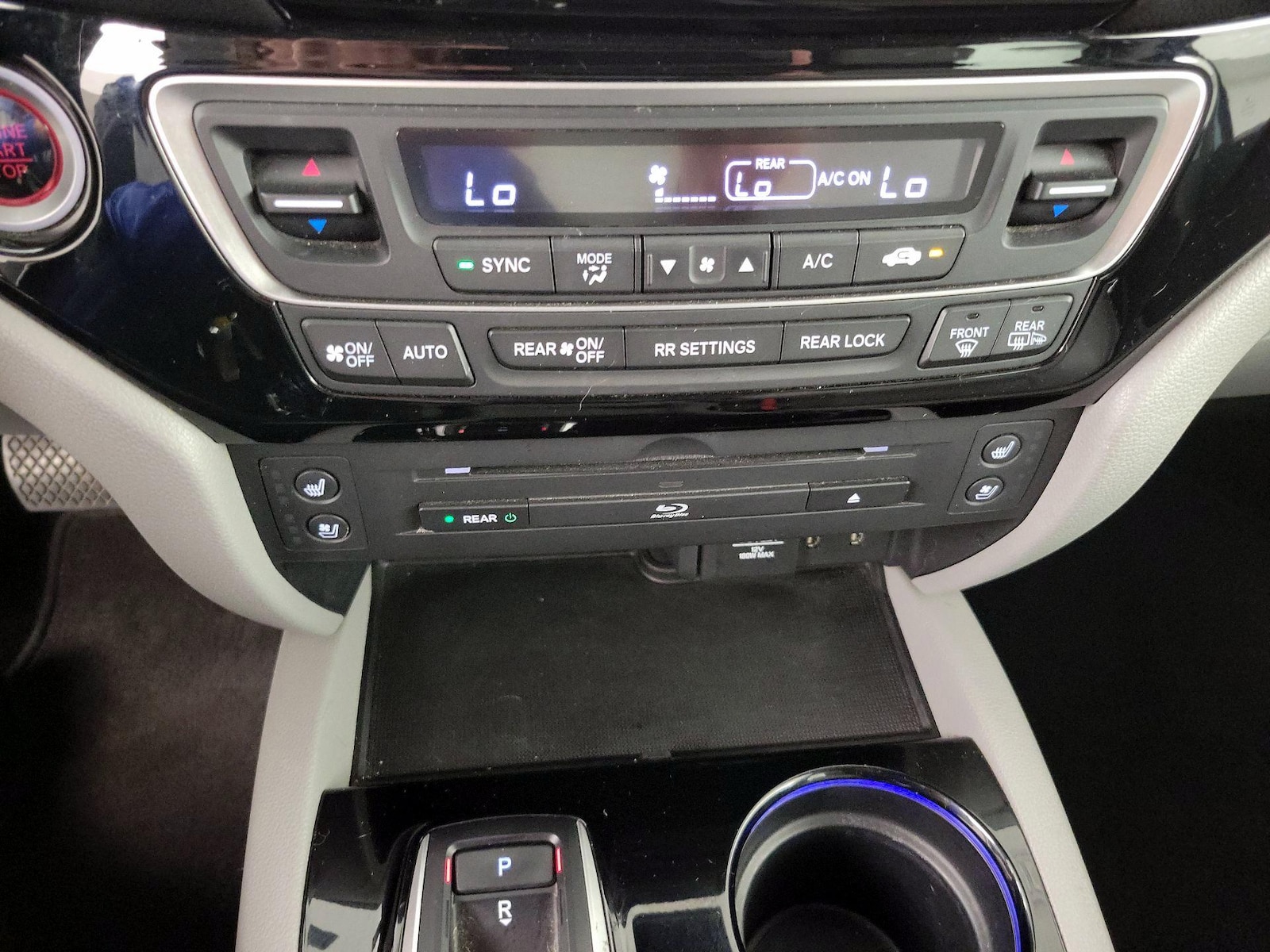 2016 Honda Pilot Elite - Photo 16