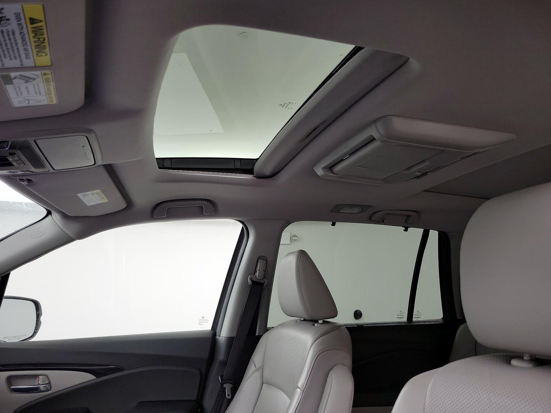 Thumbnail: 2016 Honda Pilot - 18