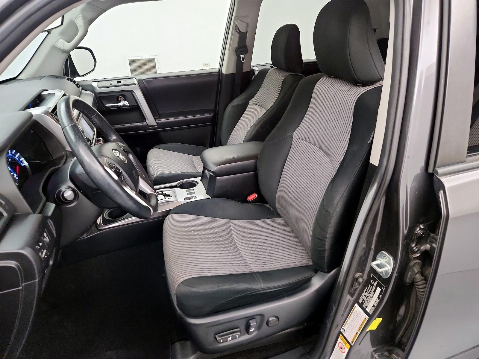 2018 Toyota 4Runner SR5 - Photo 12