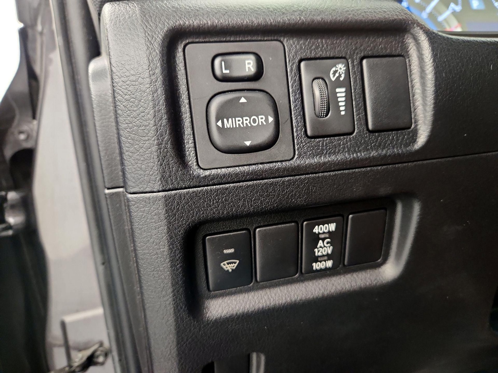 2018 Toyota 4Runner SR5 - Photo 14