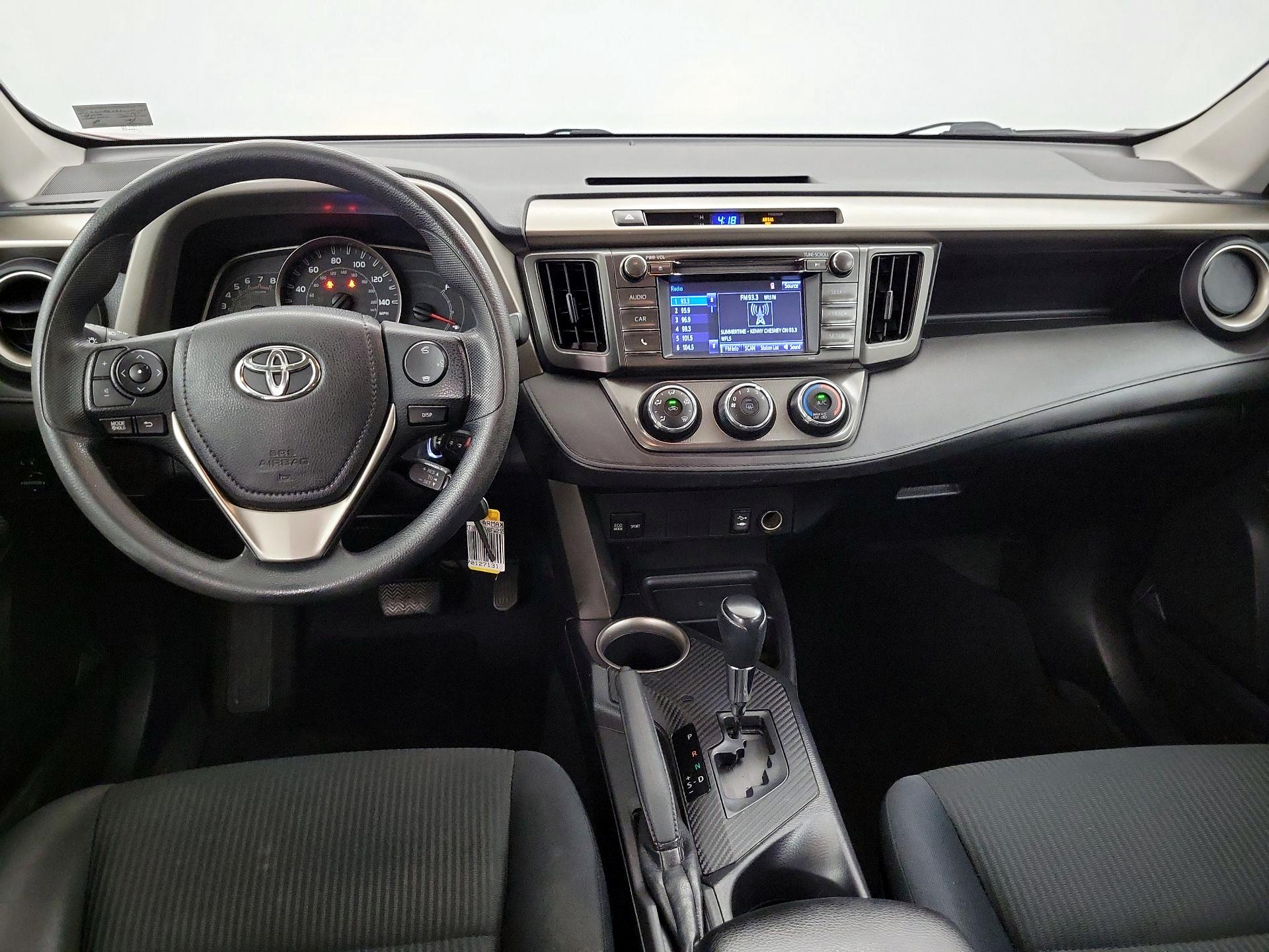 Thumbnail: 2015 Toyota RAV4 - 9