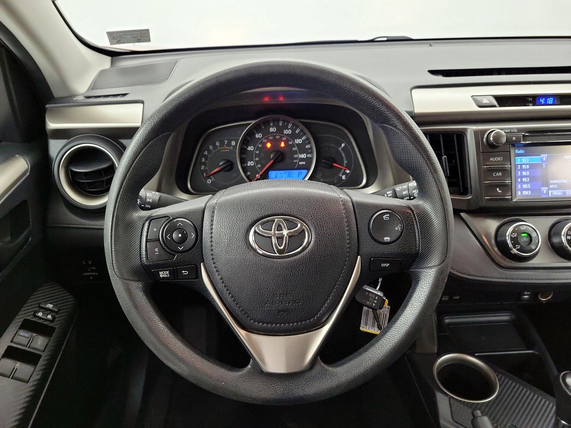 Thumbnail: 2015 Toyota RAV4 - 10