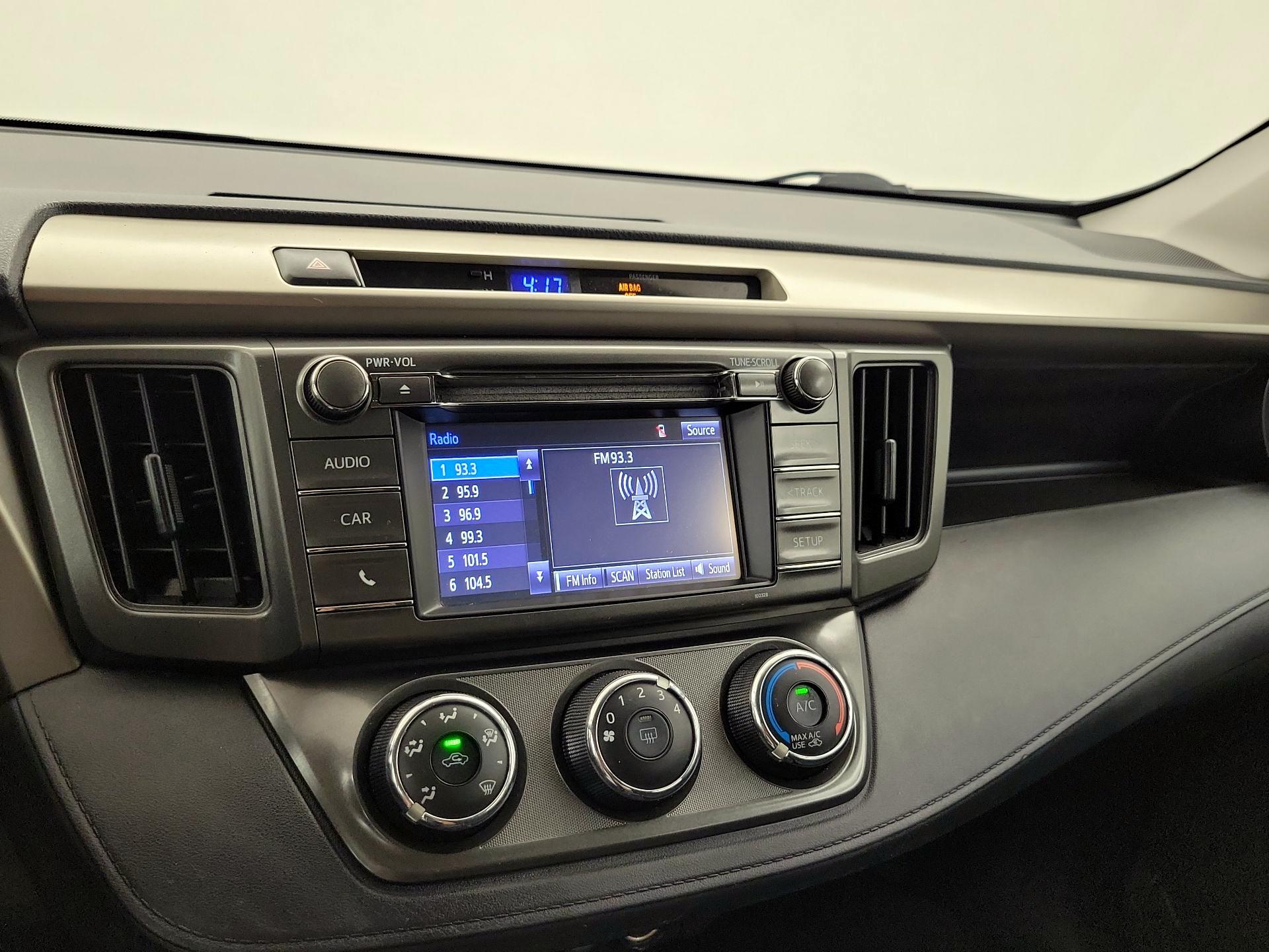 Thumbnail: 2015 Toyota RAV4 - 15