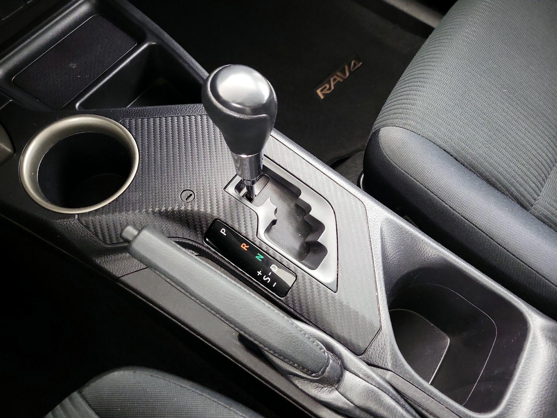 Thumbnail: 2015 Toyota RAV4 - 17