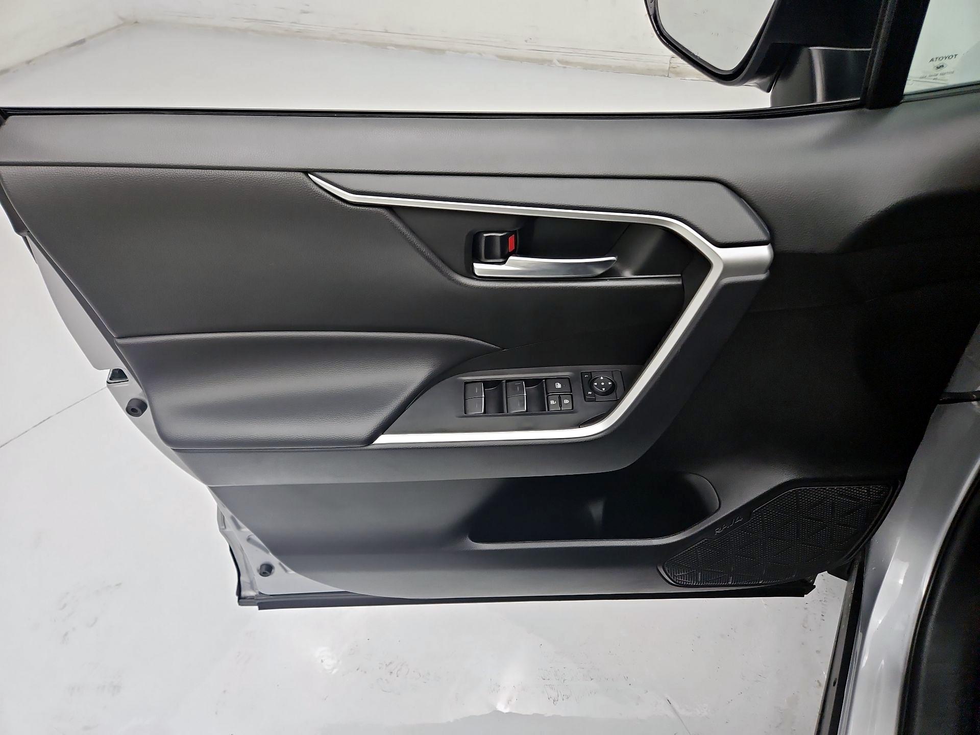 Thumbnail: 2024 Toyota RAV4 - 12