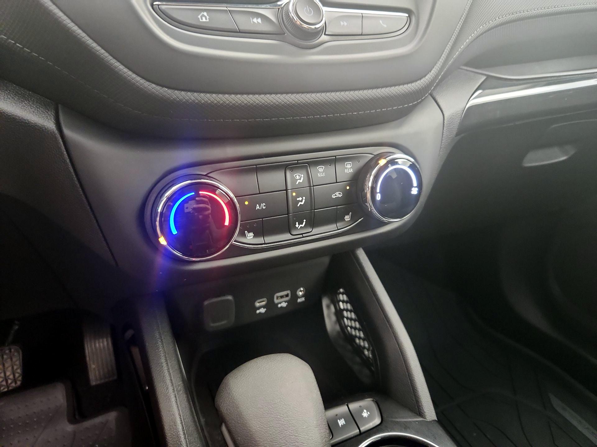 Thumbnail: 2023 Chevrolet TrailBlazer - 16