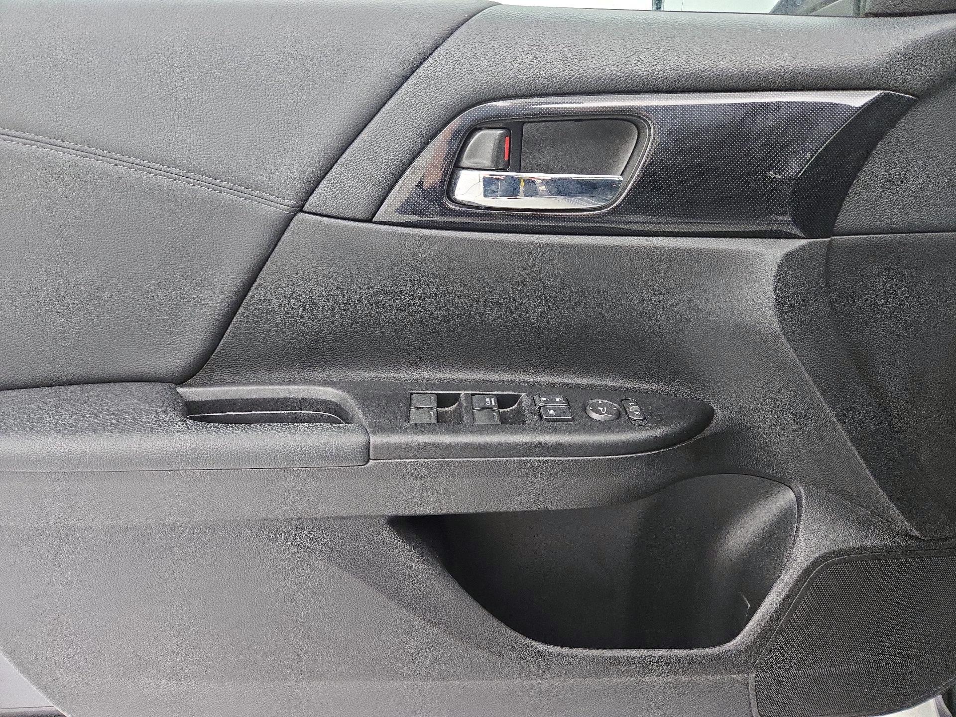 Thumbnail: 2015 Honda Accord - 12