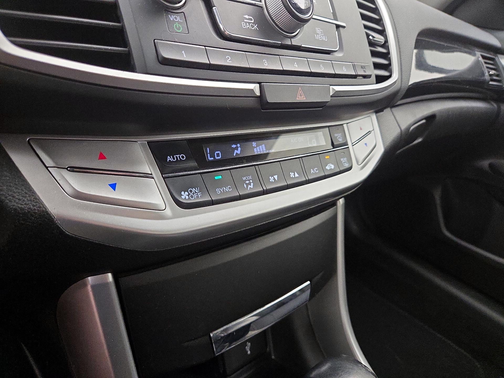 Thumbnail: 2015 Honda Accord - 16
