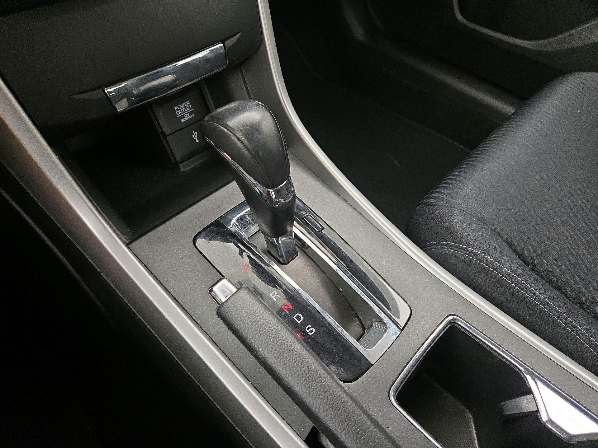 Thumbnail: 2015 Honda Accord - 17