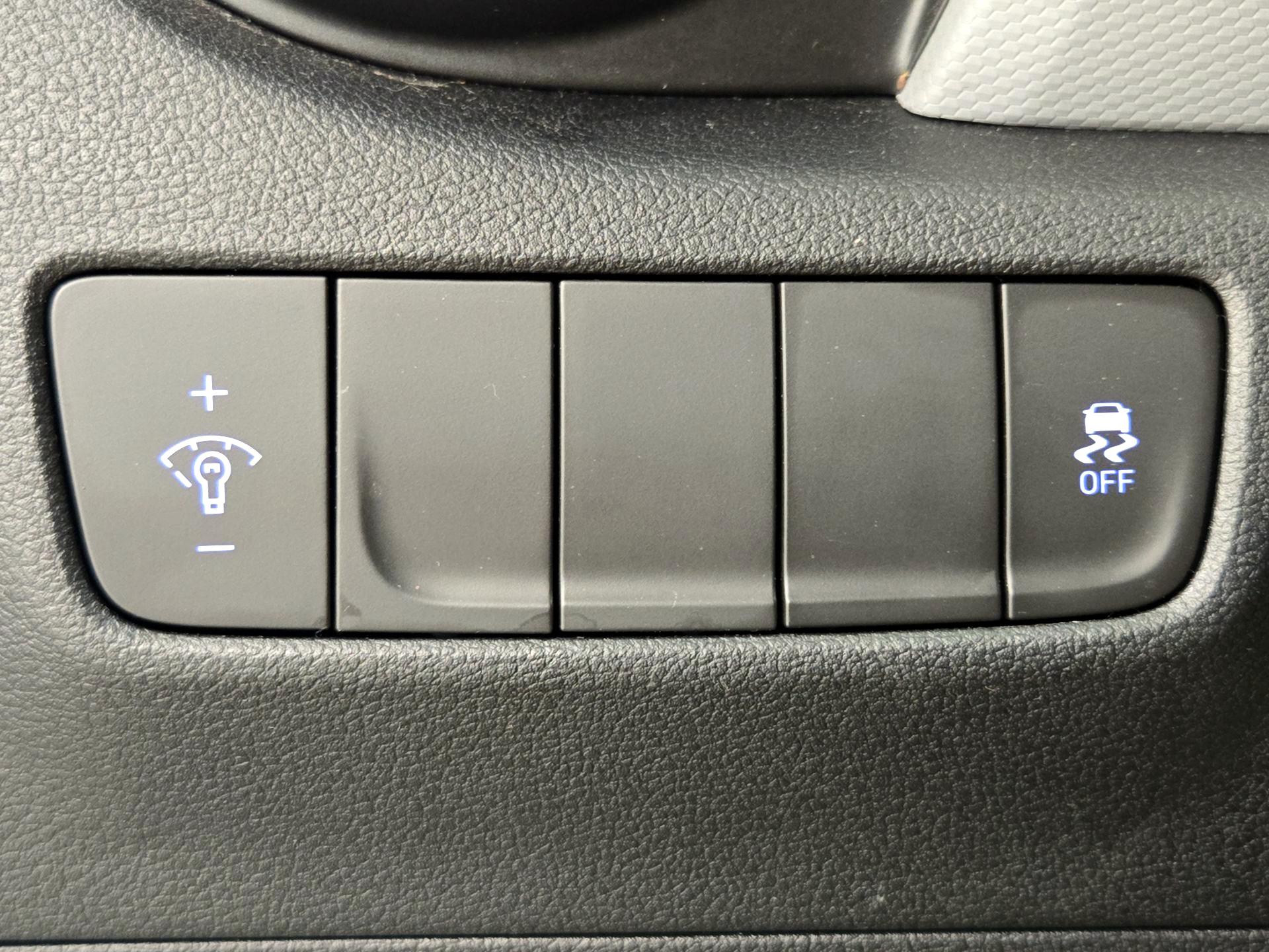 Thumbnail: 2018 Hyundai Kona - 13