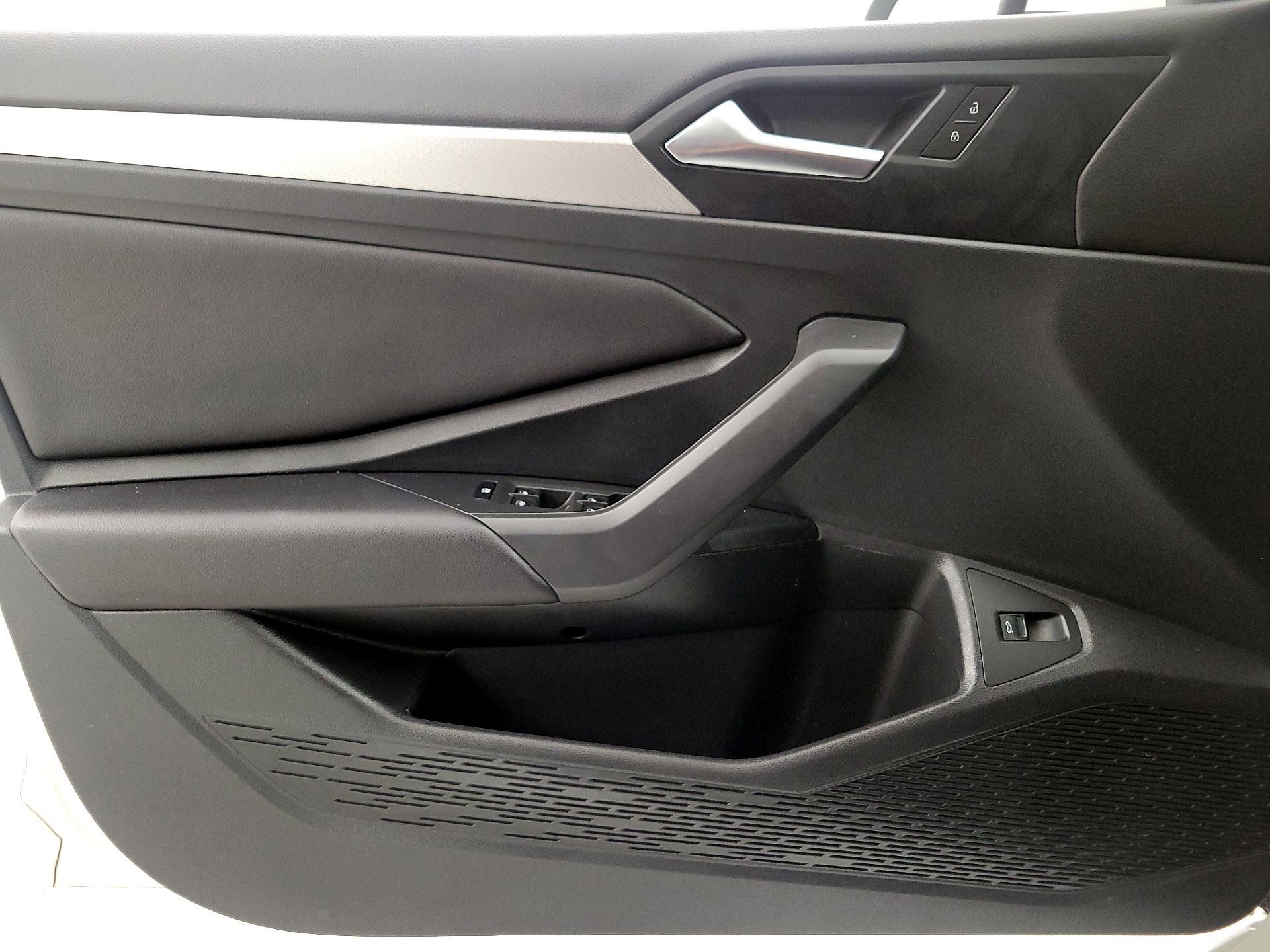 Thumbnail: 2019 Volkswagen Jetta - 12