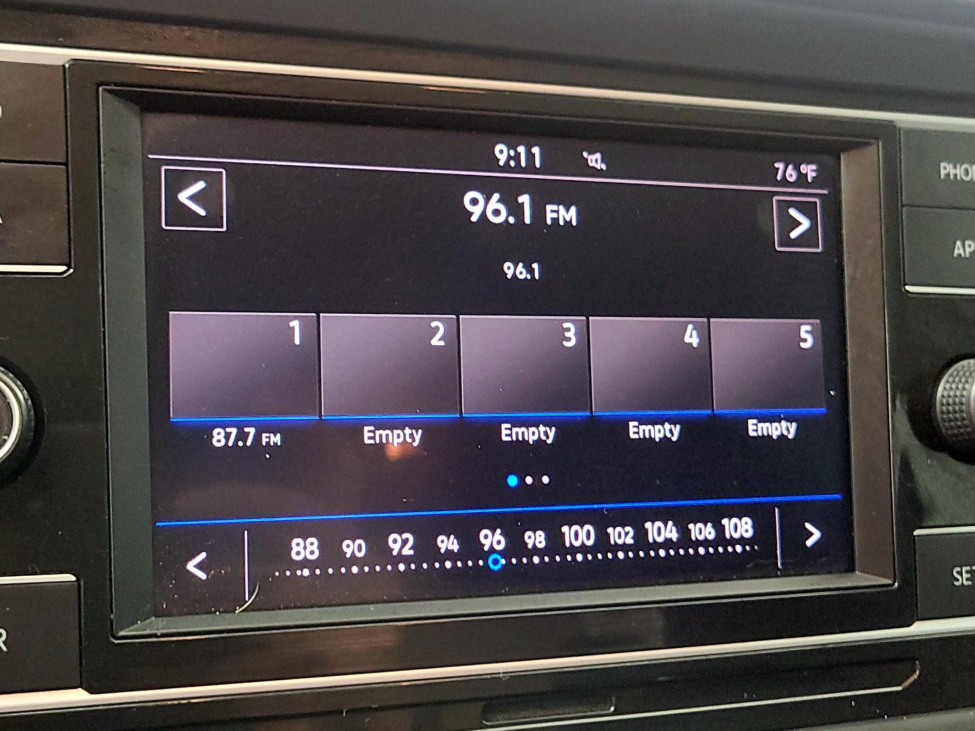 Thumbnail: 2019 Volkswagen Jetta - 15