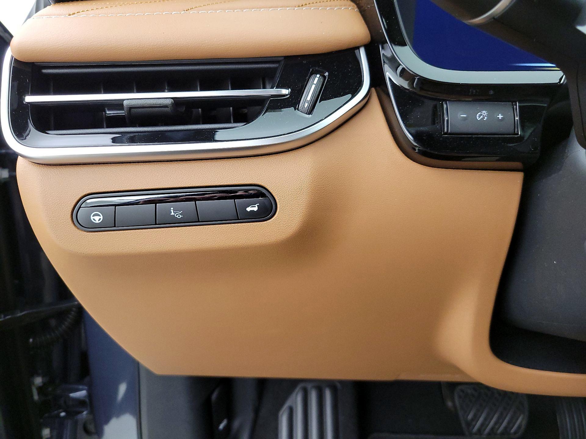 Thumbnail: 2026 INFINITI QX60 - 13