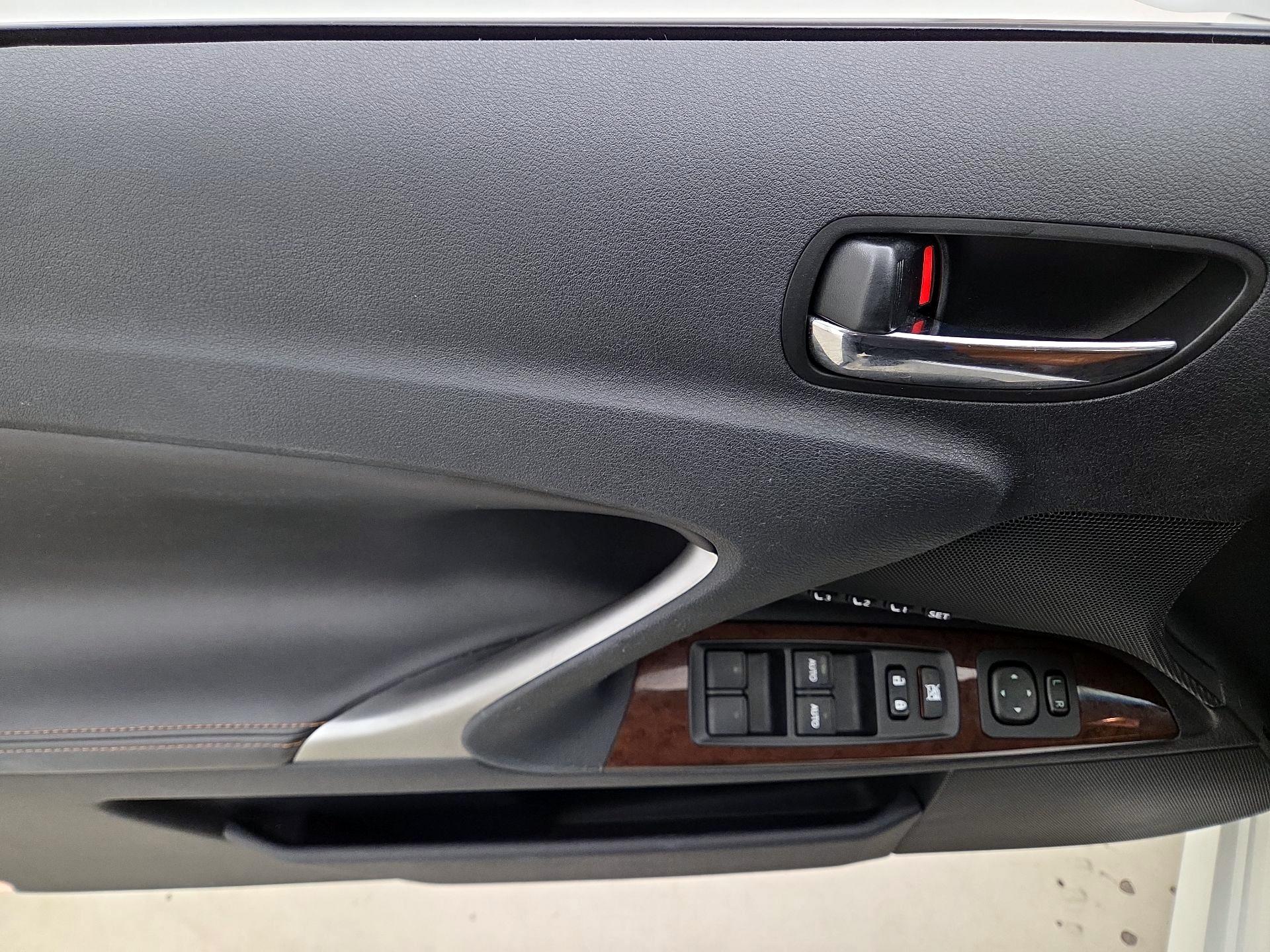 Thumbnail: 2014 Lexus IS - 12