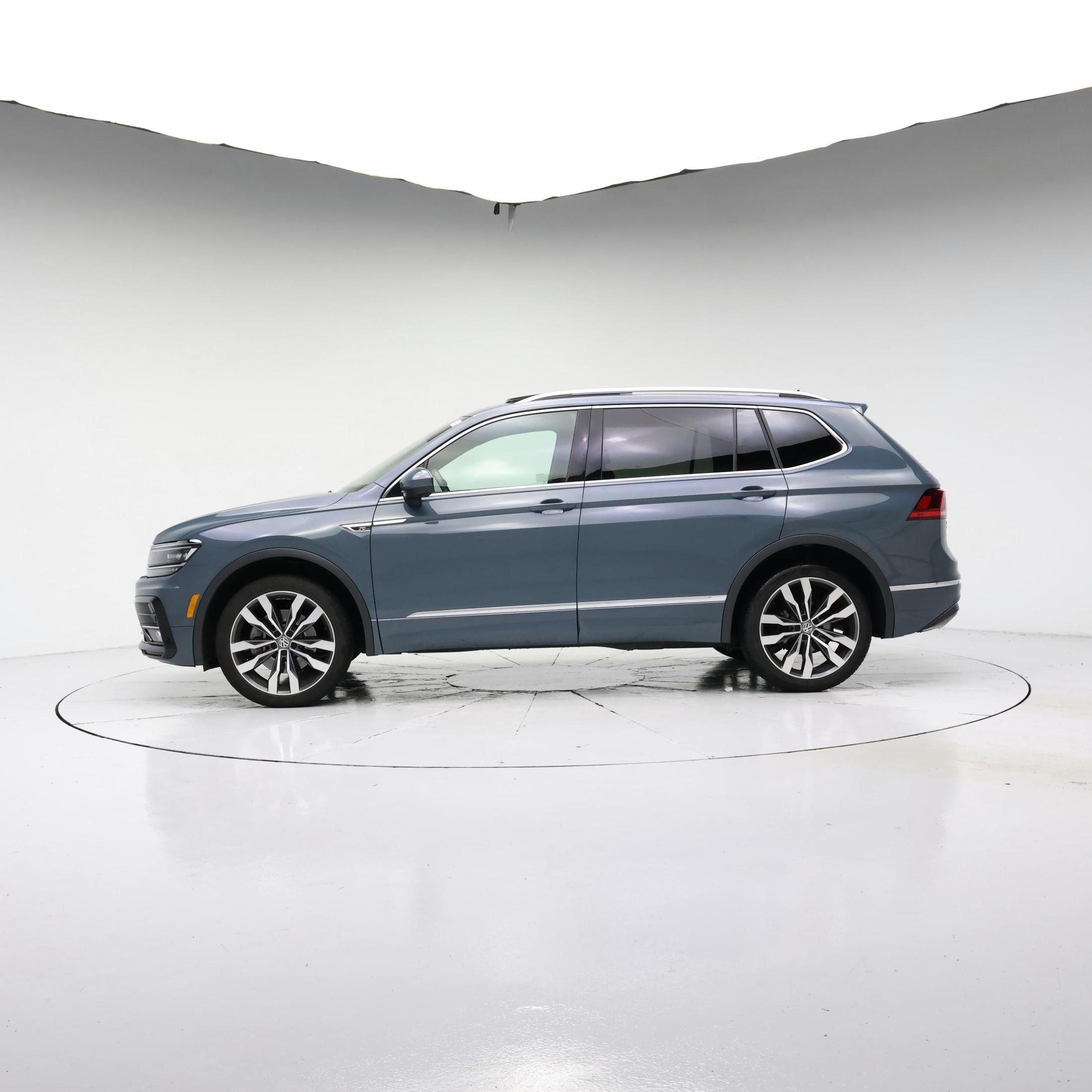 Thumbnail: 2020 Volkswagen Tiguan - 3