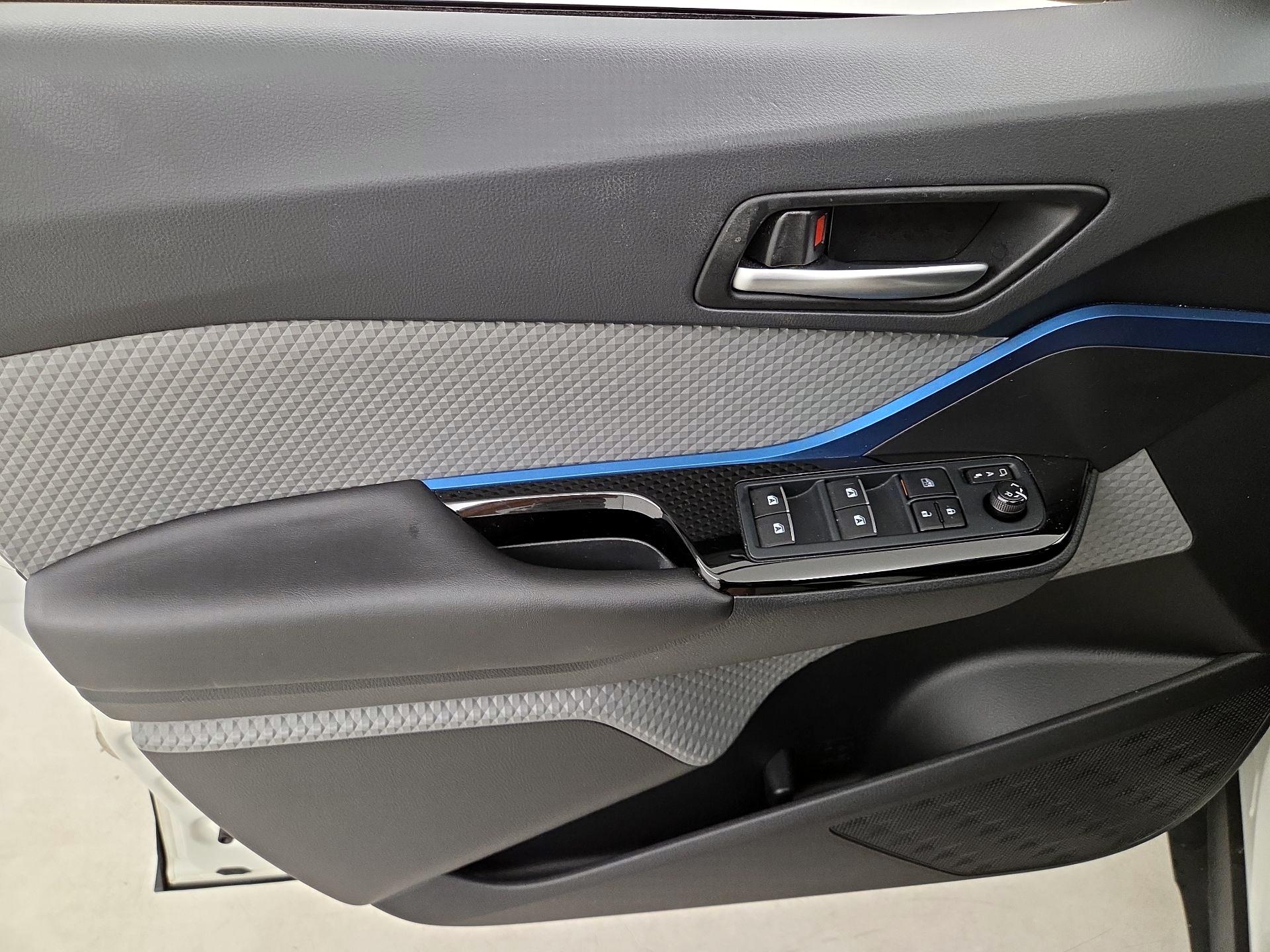 Thumbnail: 2019 Toyota C-HR - 12