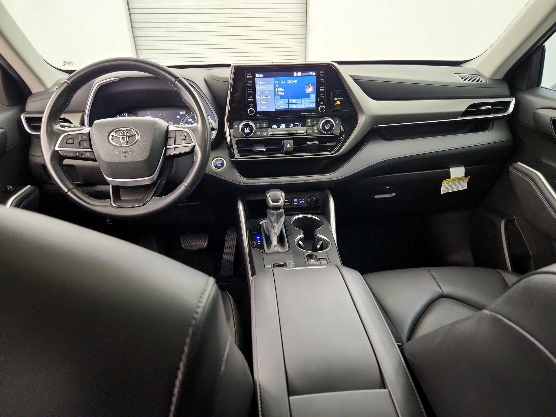 Thumbnail: 2022 Toyota Highlander - 9