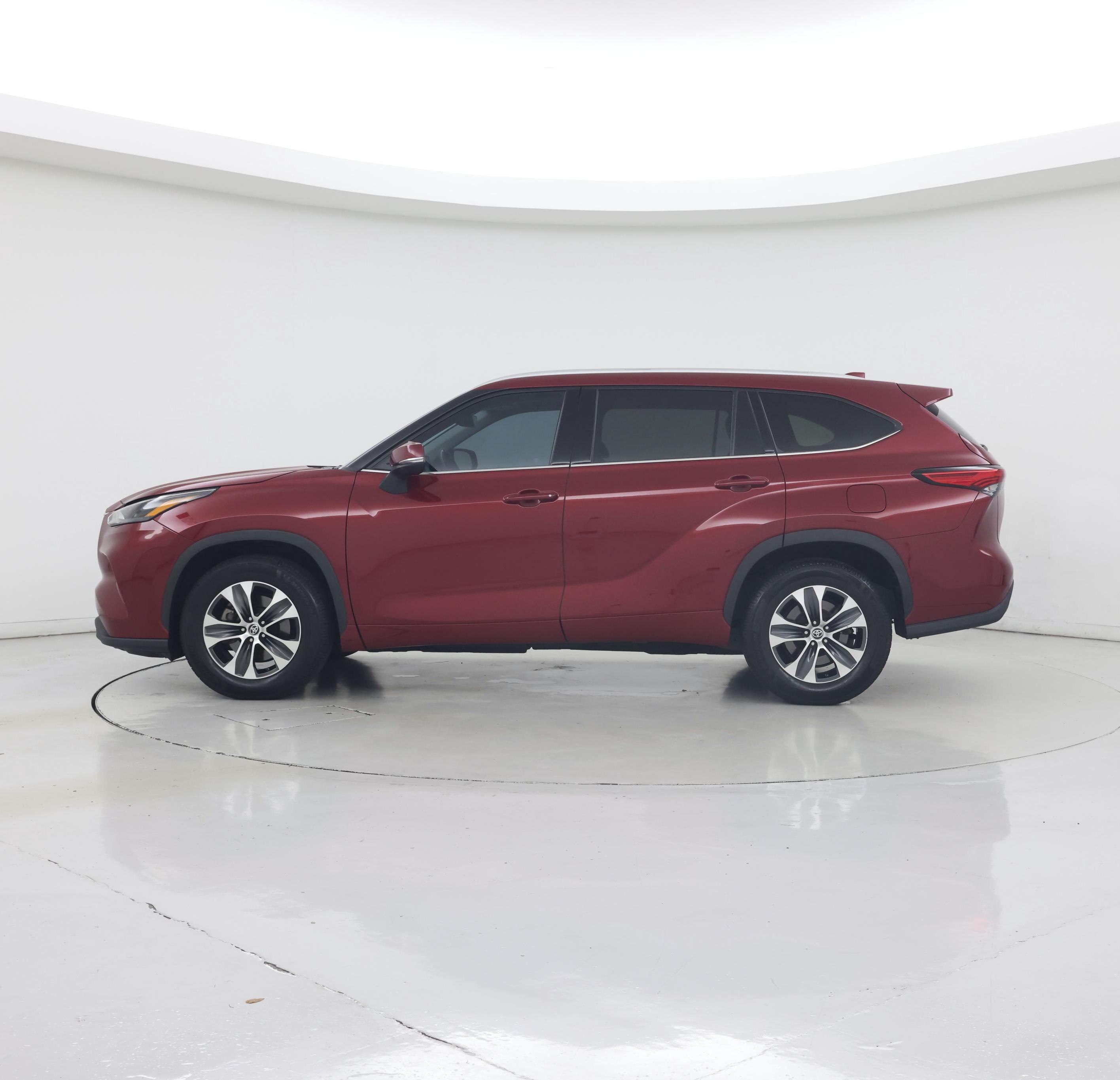 Thumbnail: 2022 Toyota Highlander - 3