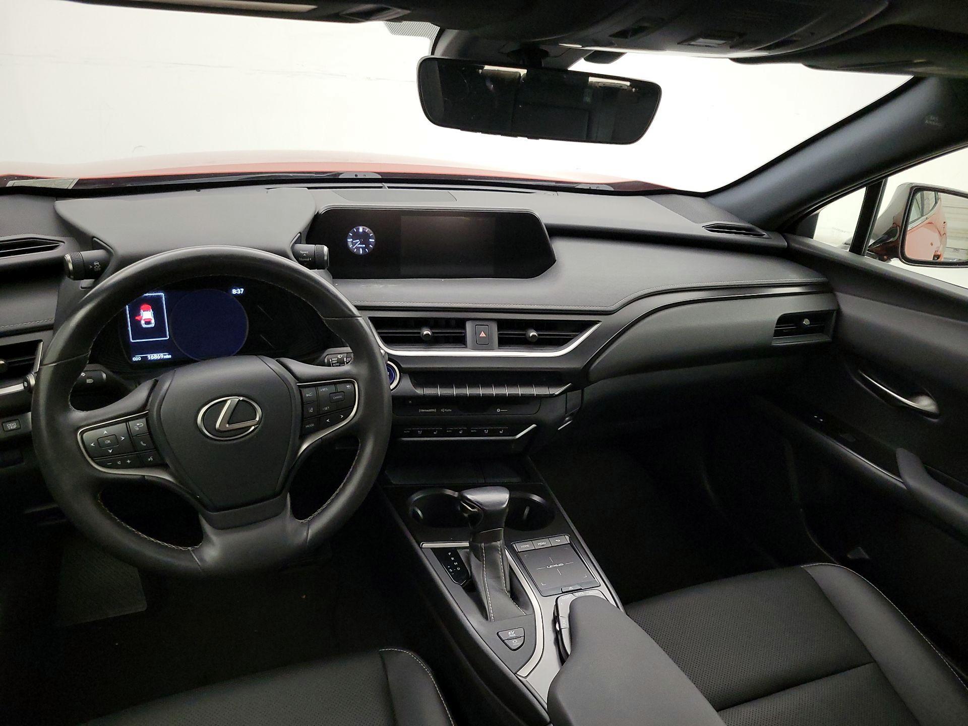 Thumbnail: 2020 Lexus UX - 9