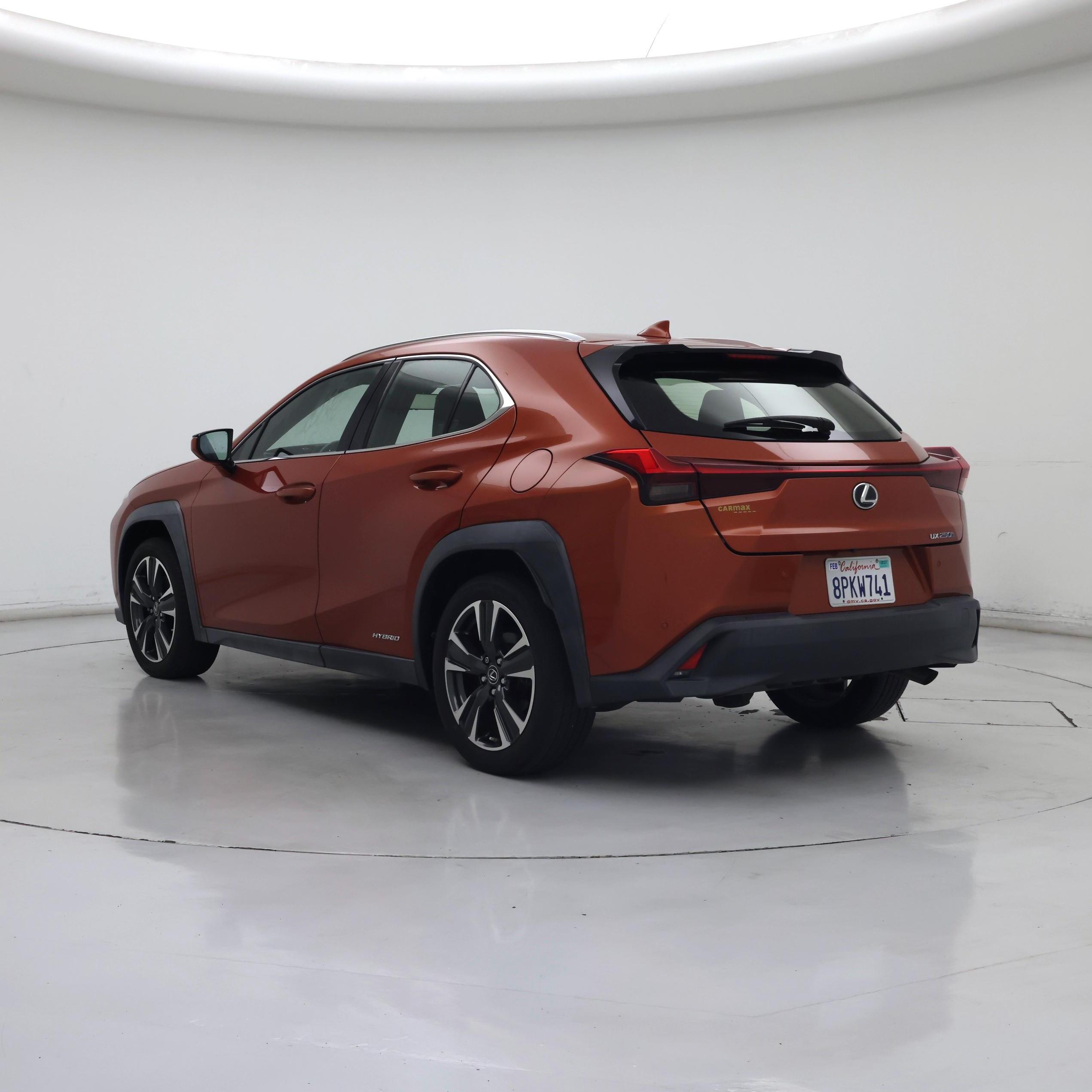 Thumbnail: 2020 Lexus UX - 2
