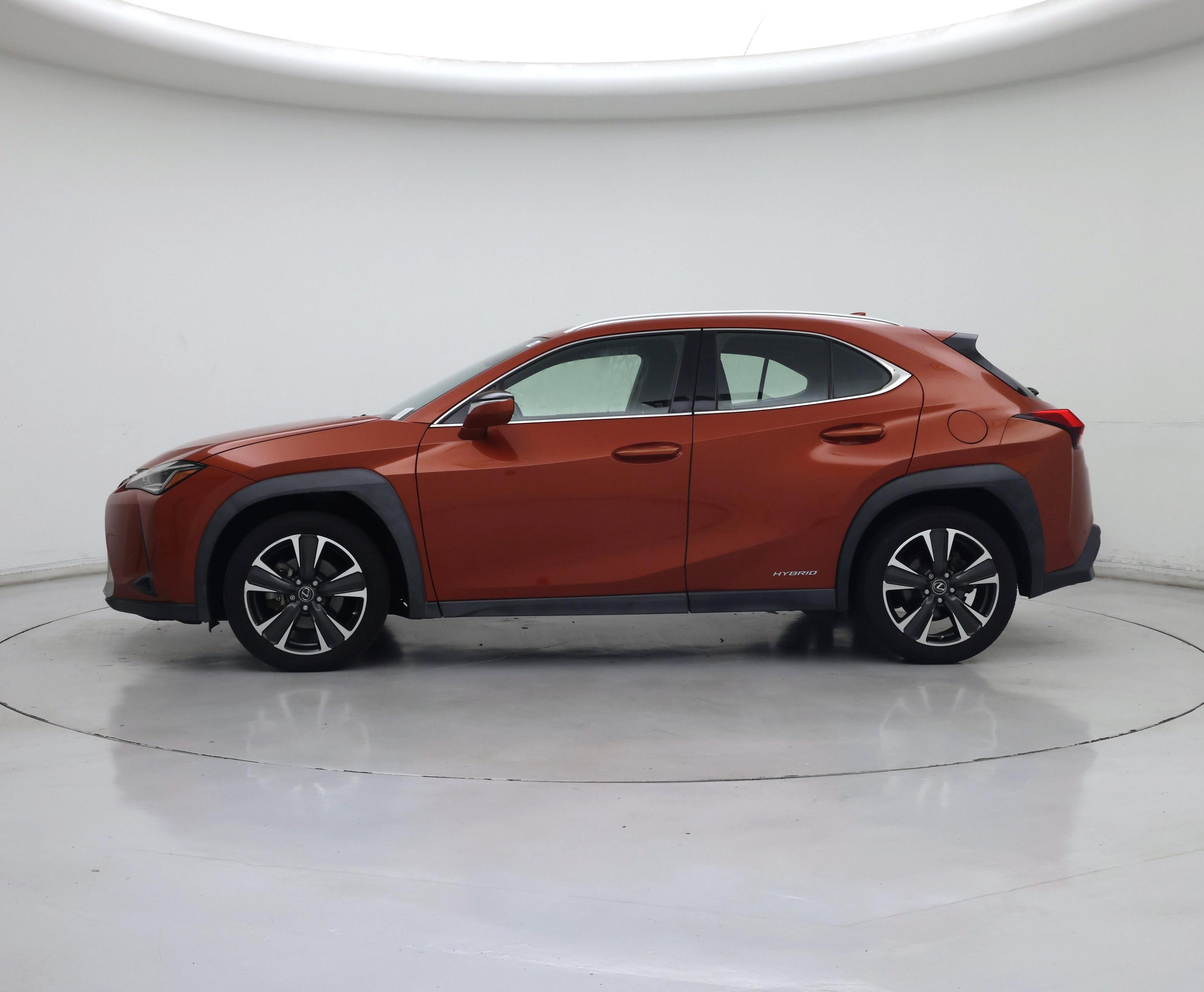 Thumbnail: 2020 Lexus UX - 3